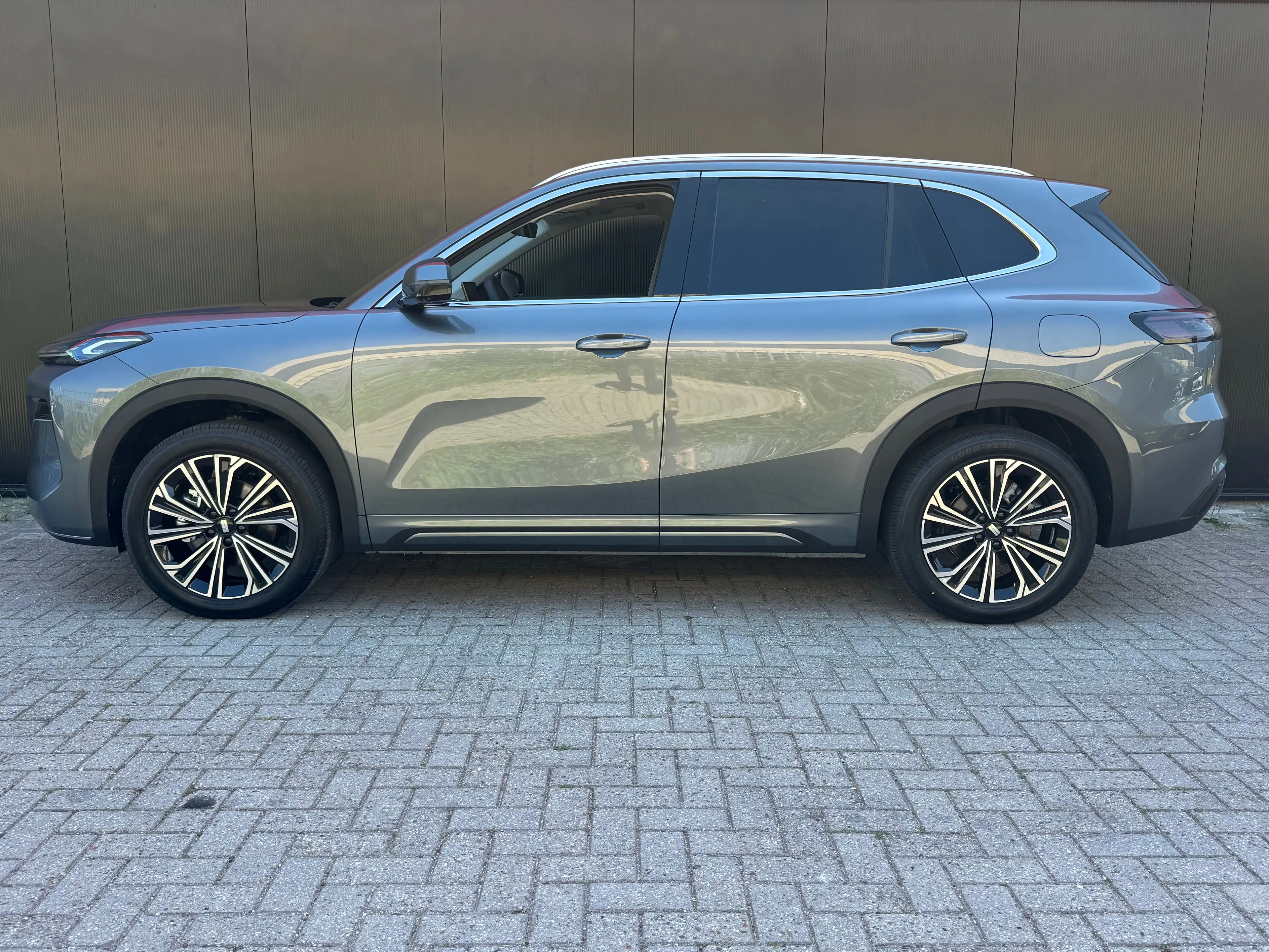 Geely Starray EM-i 1.5 Pro — photo 4