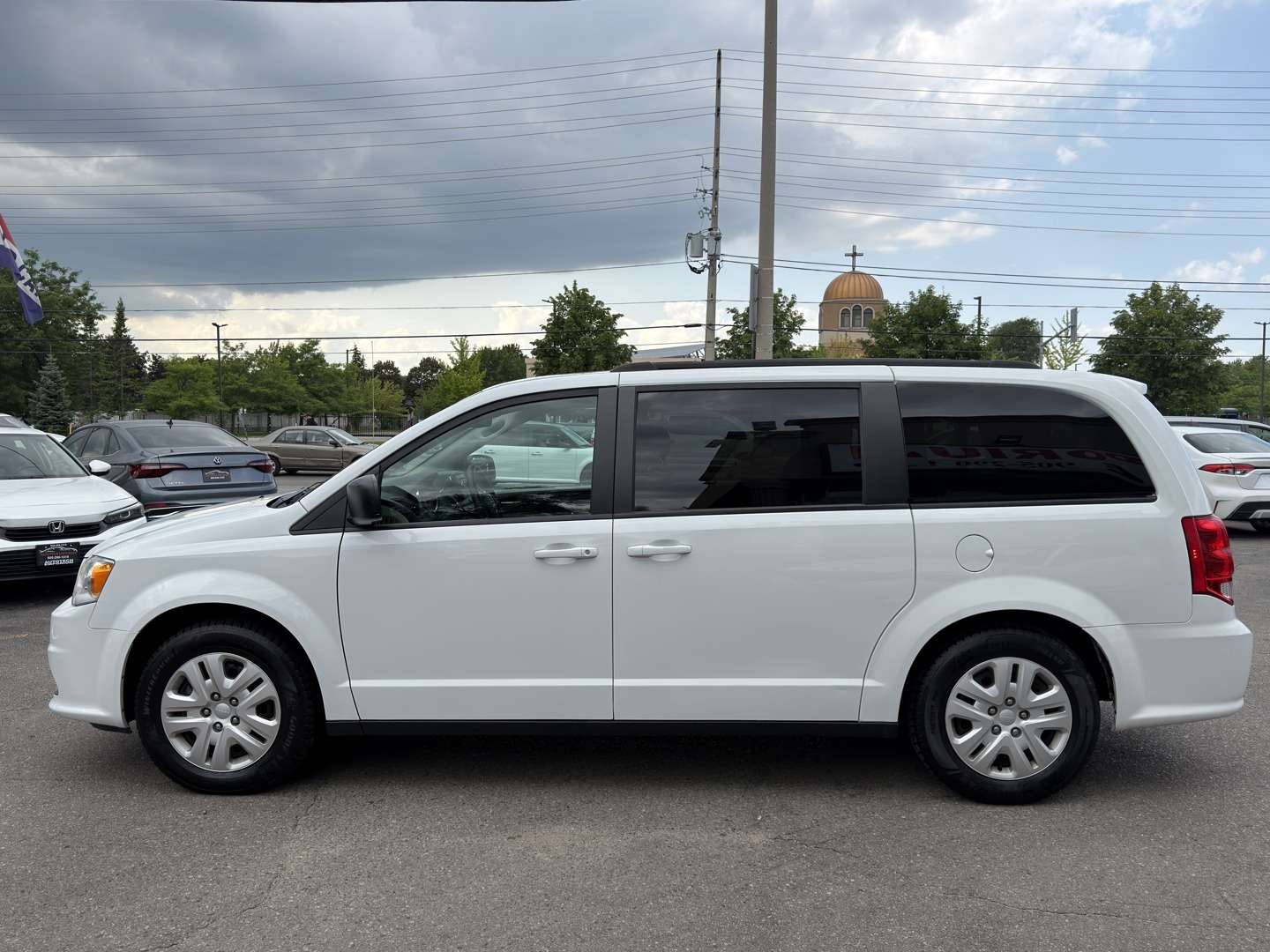 2020 Dodge Grand Caravan SXT | 7 Pass | Stow n Go | Tri Zone Climate | — снимка 1