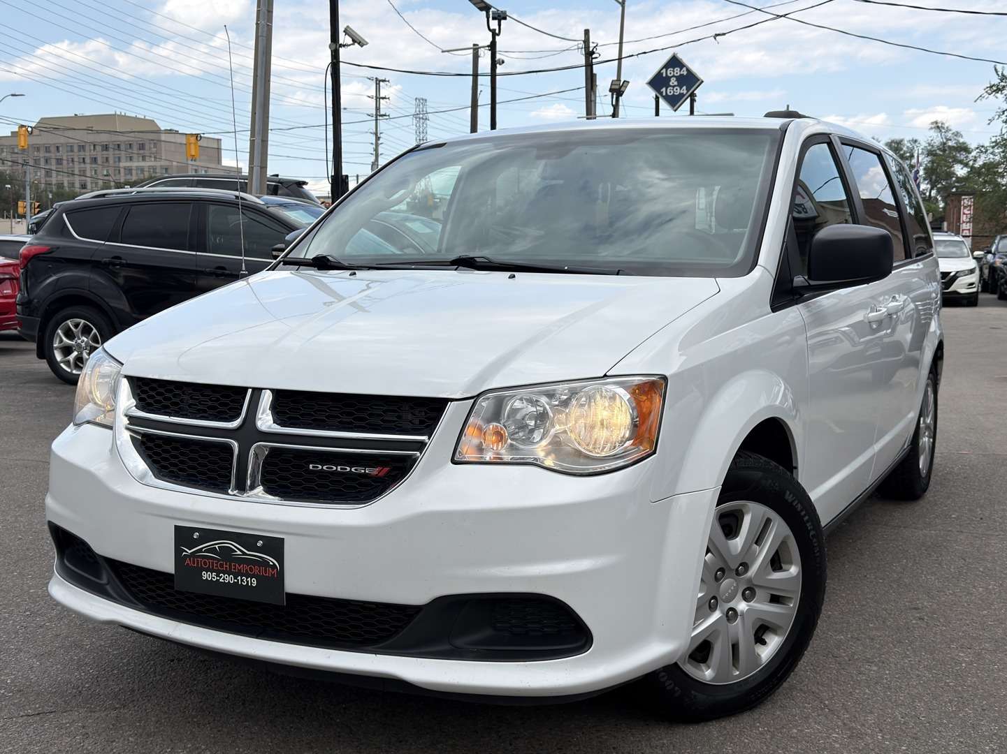2020 Dodge Grand Caravan SXT | 7 Pass | Stow n Go | Tri Zone Climate | — снимка 1