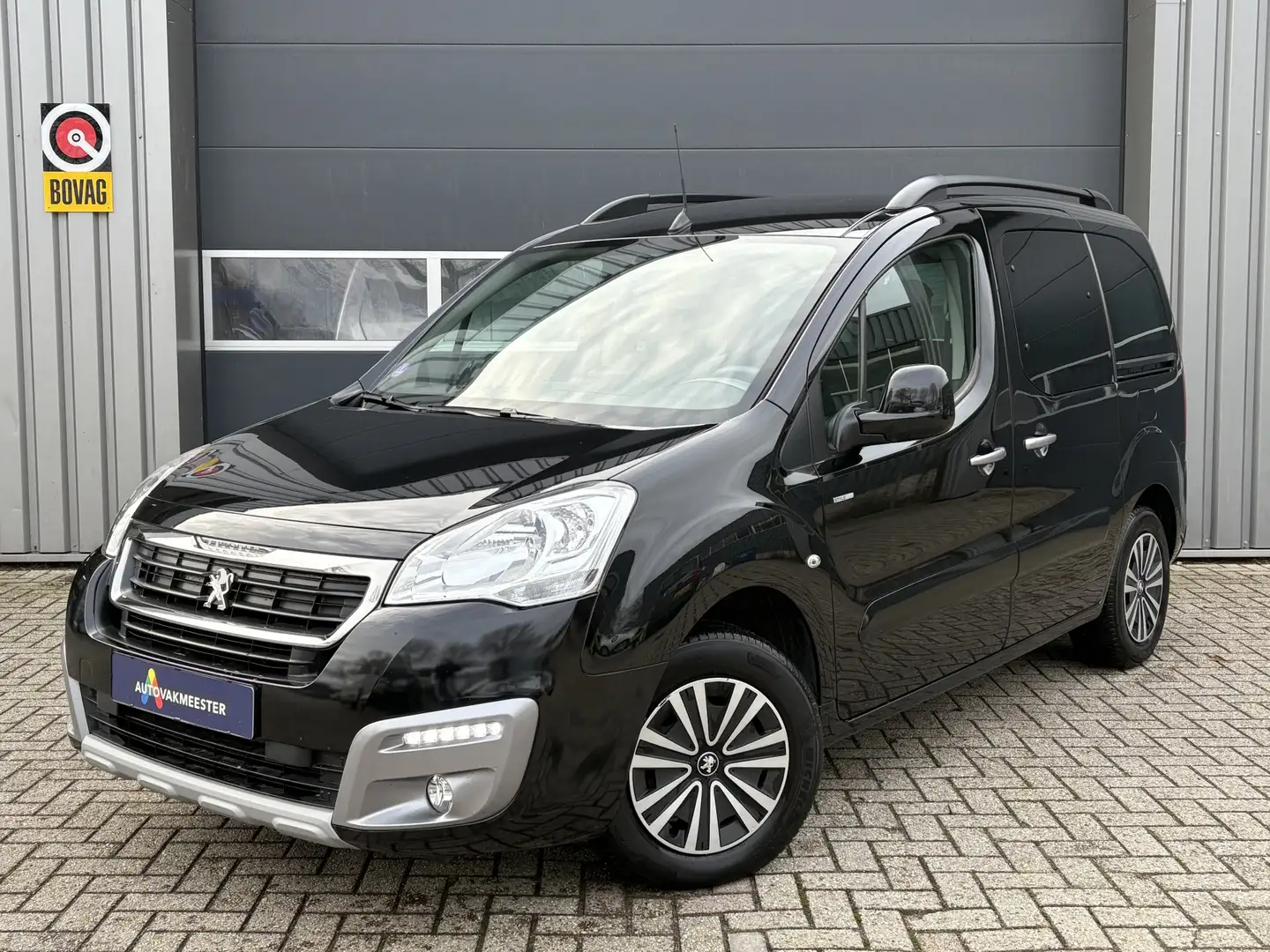 Peugeot Partner Tepee 1.2 PureTech Style | Navi | Carplay | PDC | Noir - 1