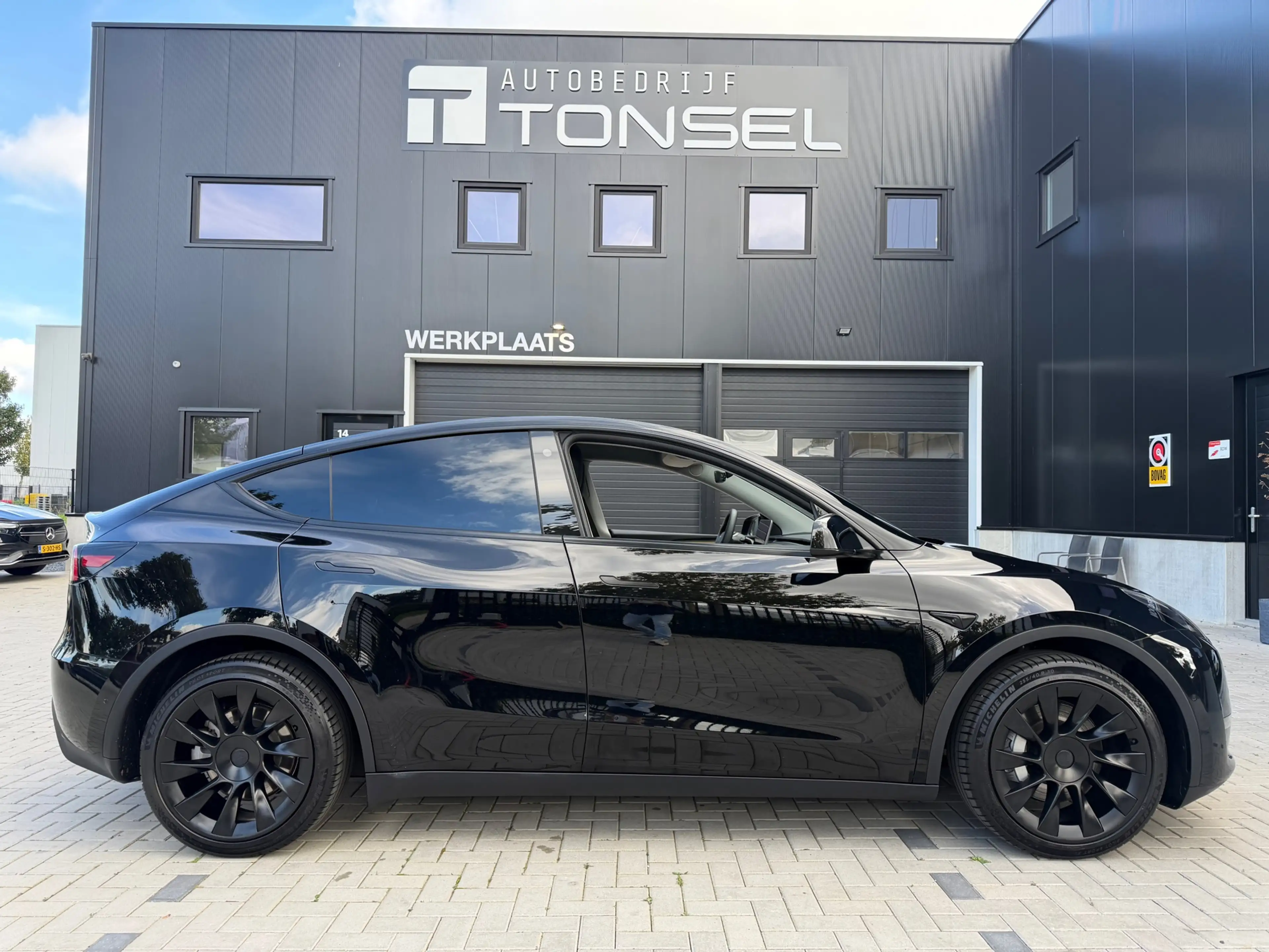 Tesla Model Y Long Range AWD Dual Motor 75 kWh / AutoPilot — photo 7