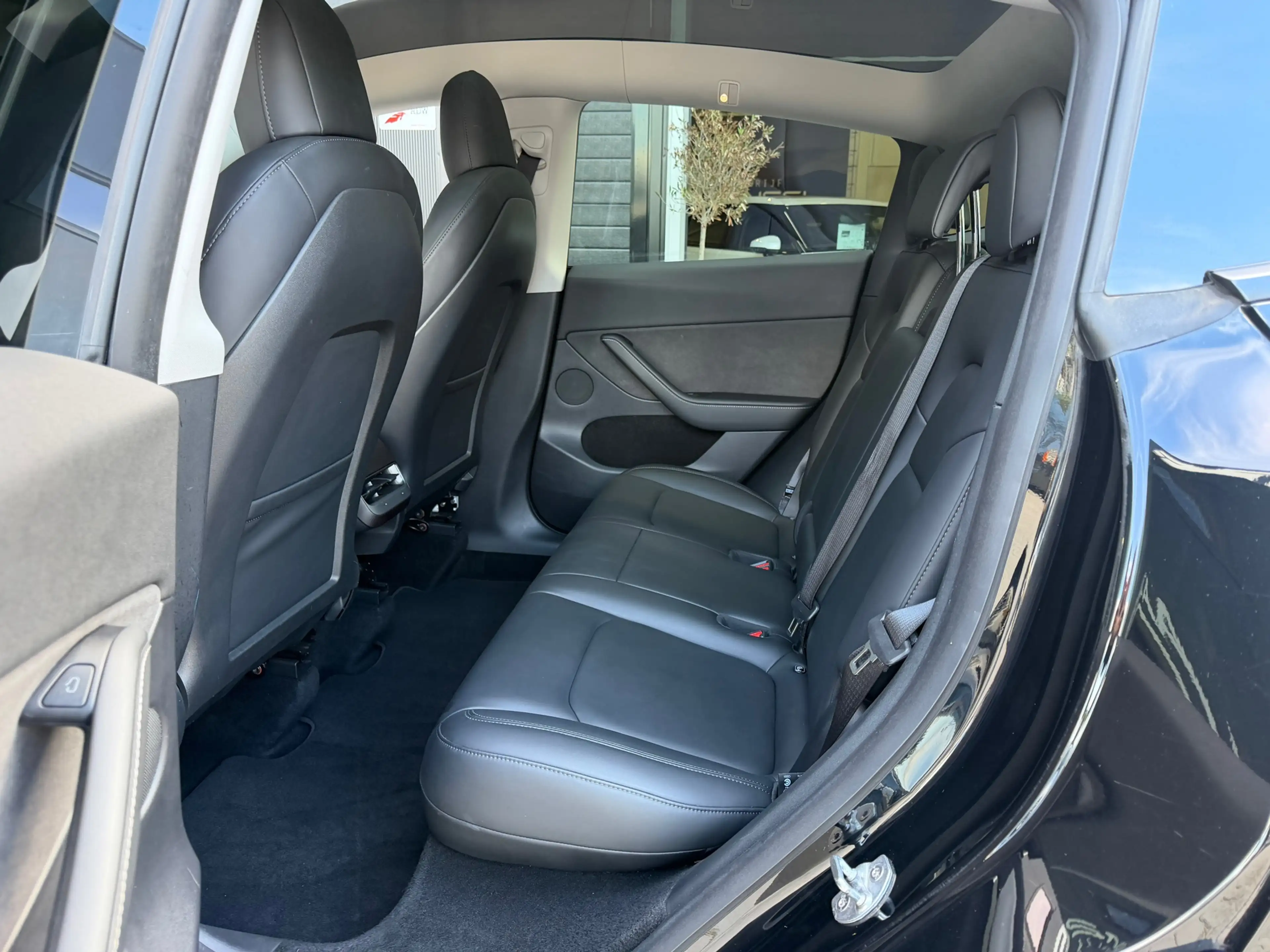 Tesla Model Y Long Range AWD Dual Motor 75 kWh / AutoPilot — photo 11