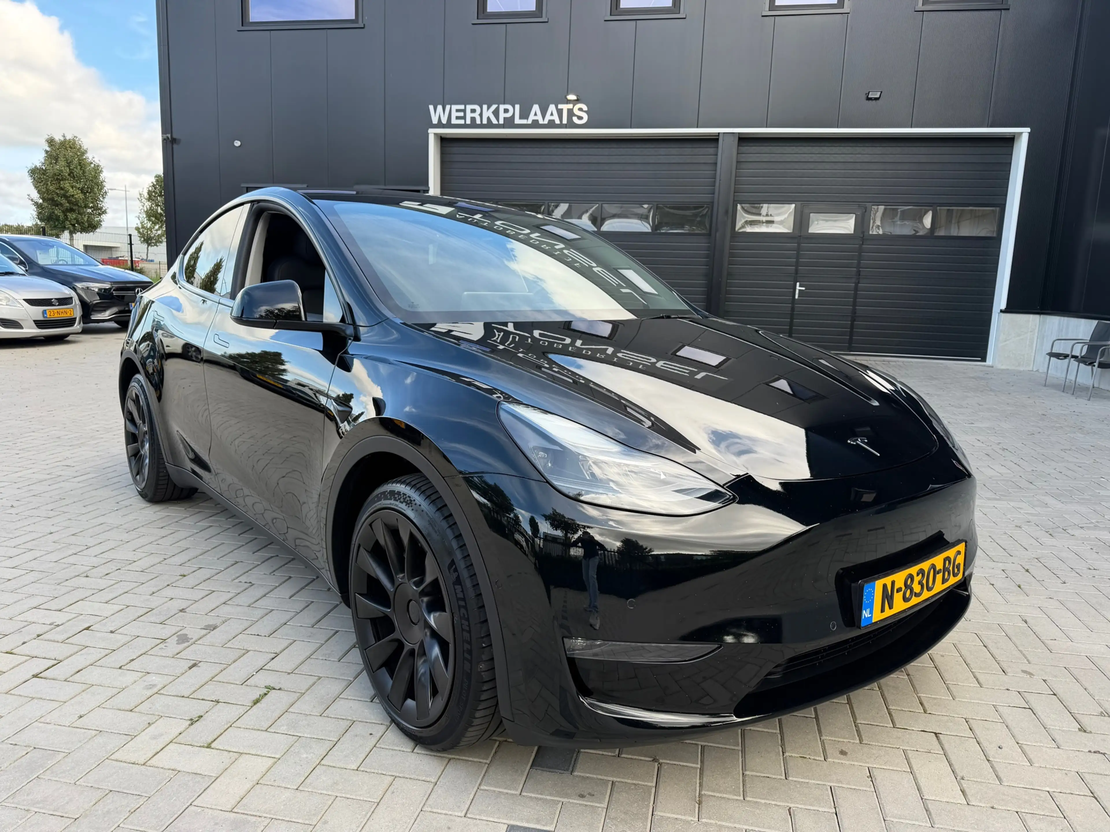 Tesla Model Y Long Range AWD Dual Motor 75 kWh / AutoPilot — photo 4