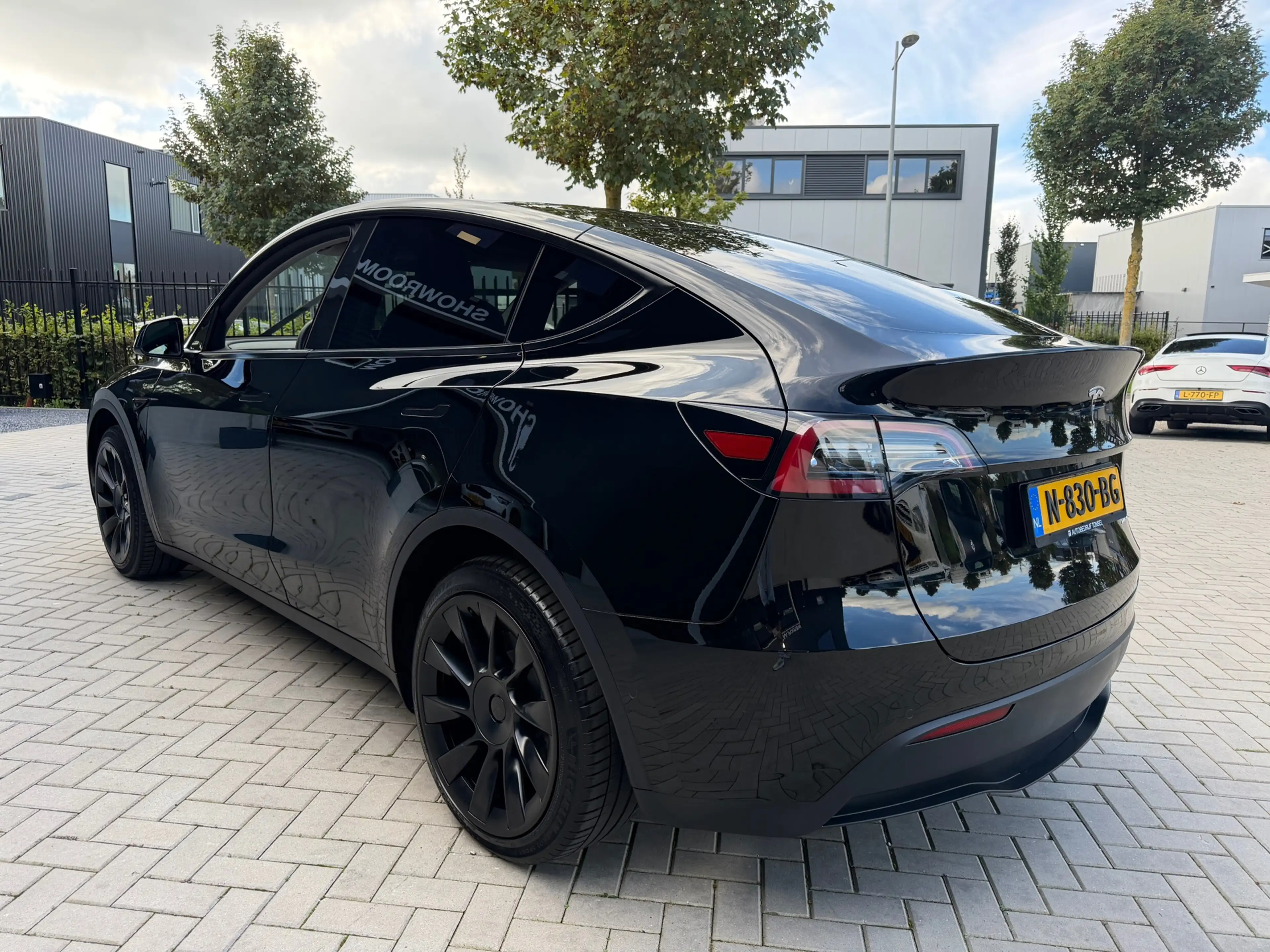 Tesla Model Y Long Range AWD Dual Motor 75 kWh / AutoPilot — photo 5