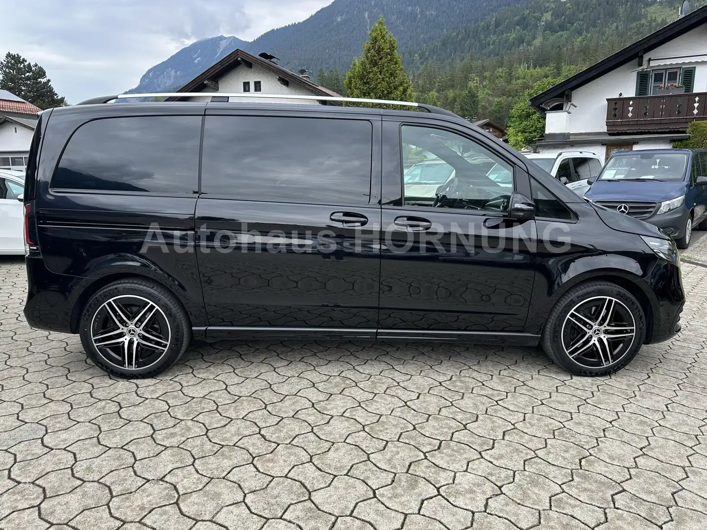 Mercedes-Benz V 300 V 300d 4M Avant K AMG NIGHT STHZG AHK MEMO DISTR Schwarz - 2