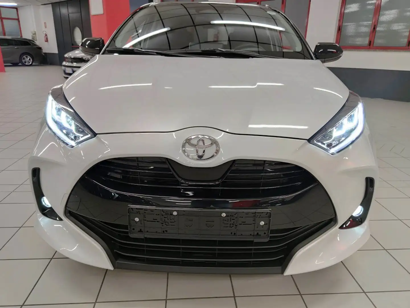 Toyota Yaris 1.5 Hybrid 116cv 5p E-CVT Trend Automatica SUPER Blanc - 2