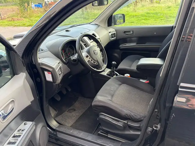 Nissan X-Trail view 6