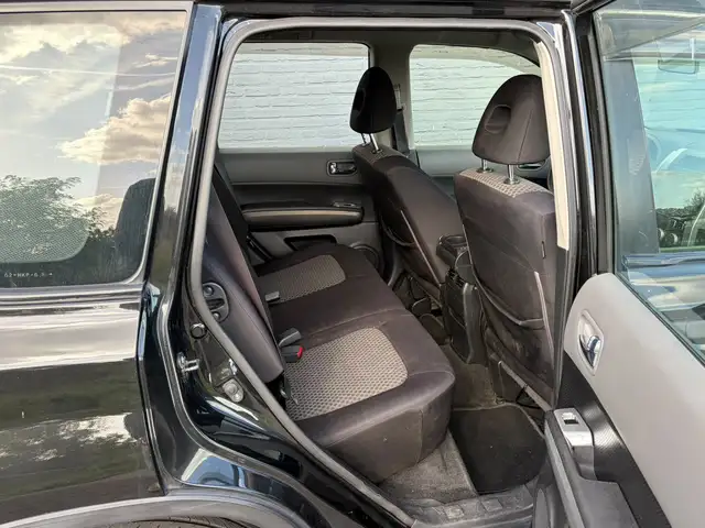 Nissan X-Trail view 9