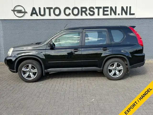 Nissan X-Trail view 4