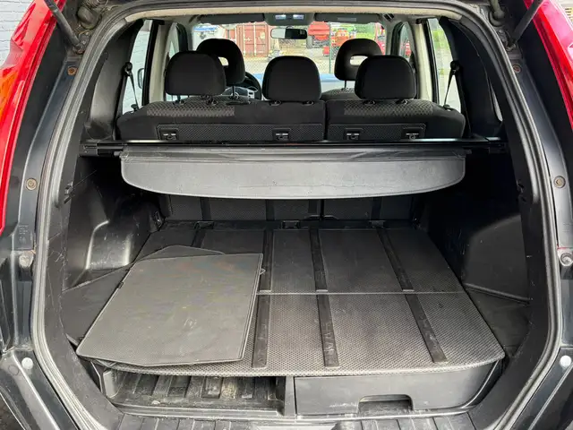 Nissan X-Trail view 14