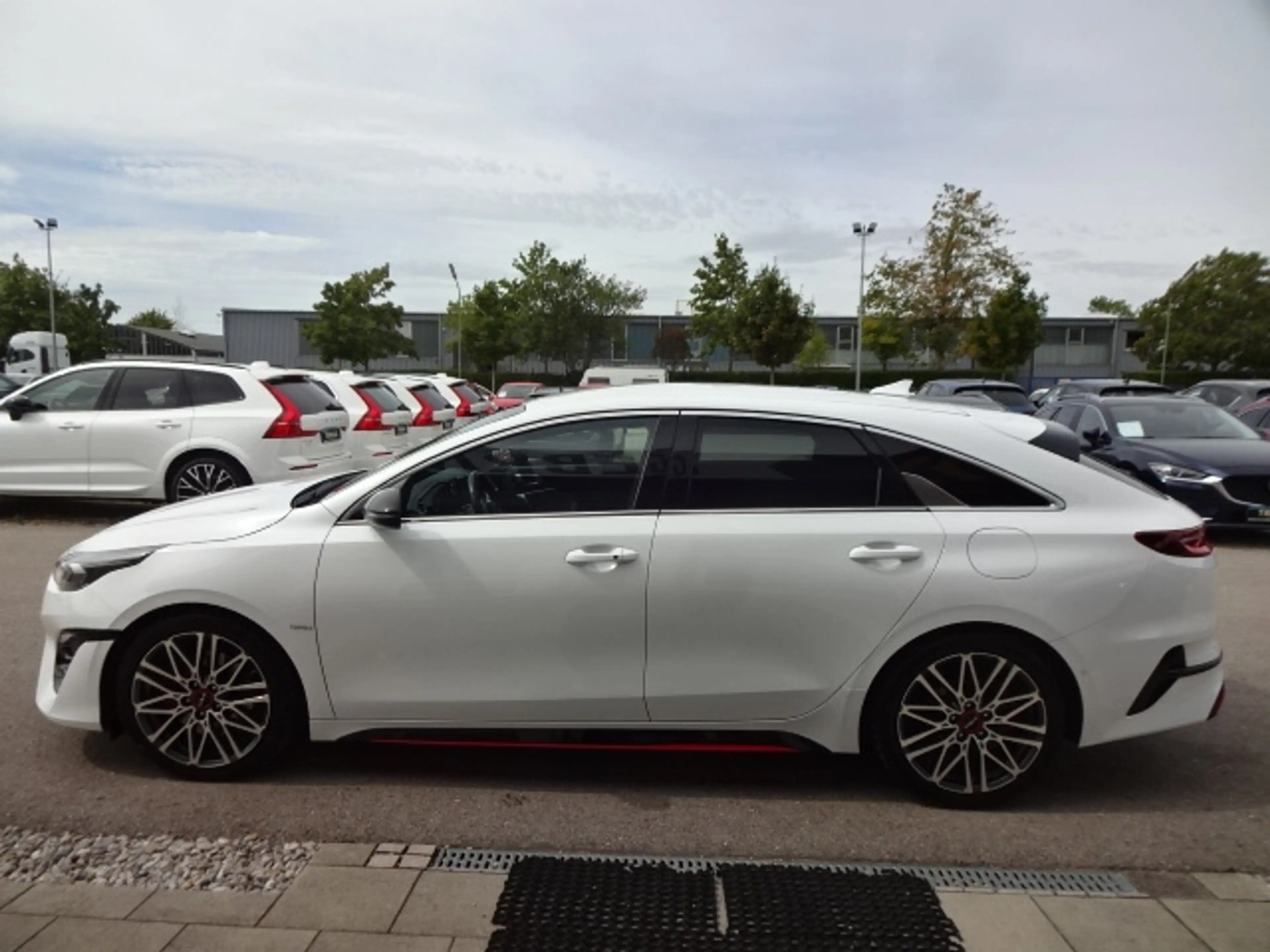 Kia ProCeed / pro_cee'd 1,6 GT AT ACC JBL 18"Alu Navi Kamera Alcantara — photo 4