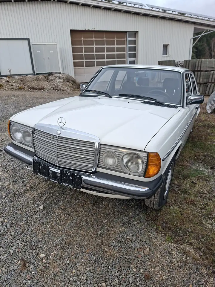 Mercedes-Benz Baureihe 123 E 200, W123, H Zulassung, foto 2