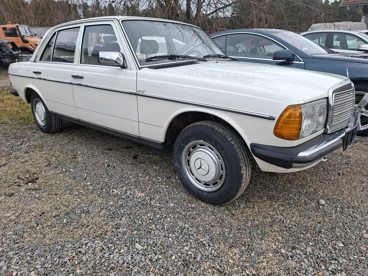 Mercedes-Benz Baureihe 123 E 200, W123, H Zulassung, foto 3