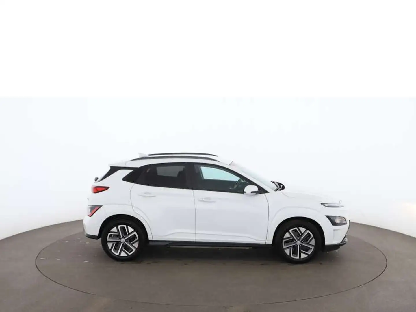 Hyundai KONA Elektro Edition 30+ 39kWH Aut WAERMEPUMPE Weiß - 2