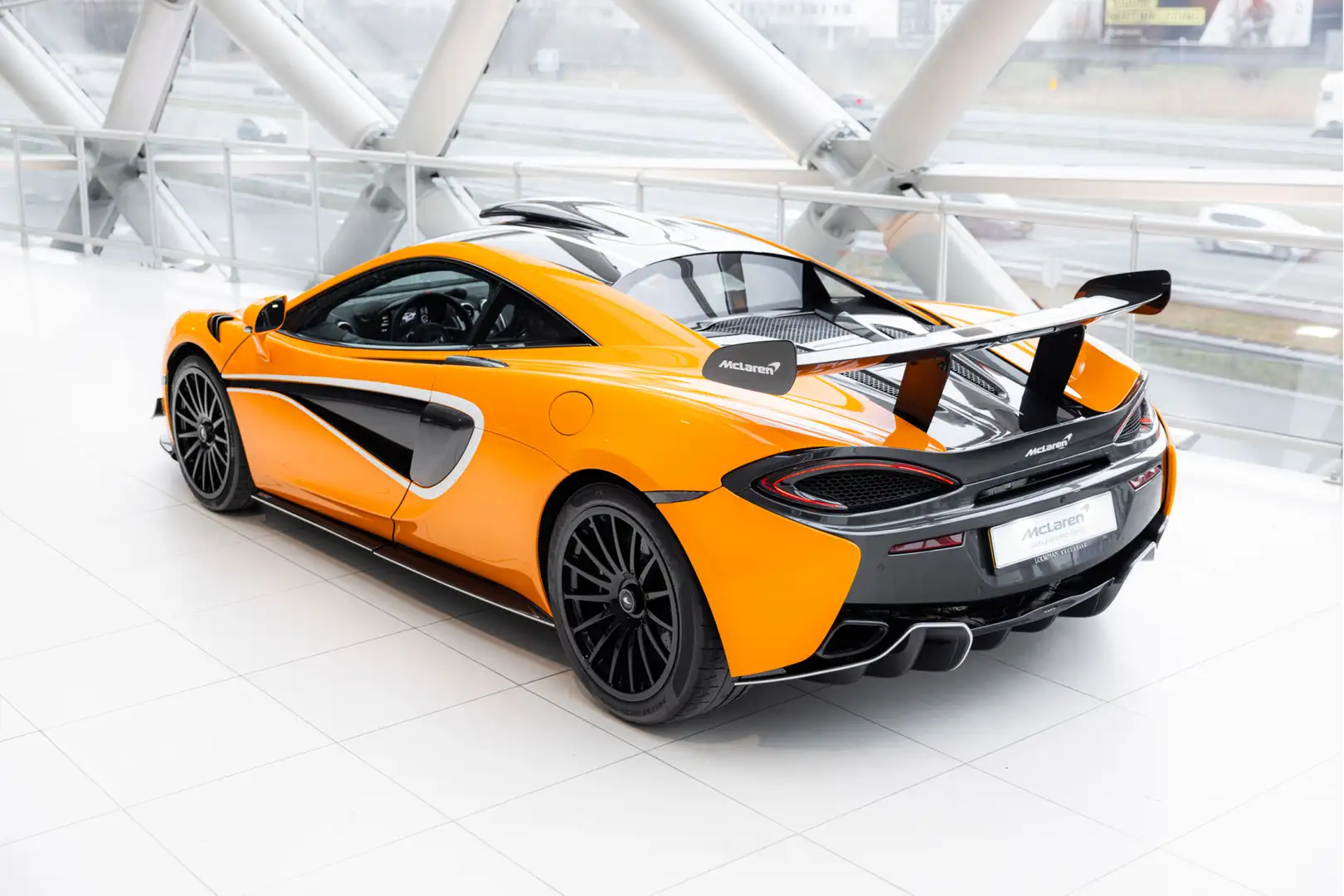 McLaren 620R 3.8 V8 | 1/225 | R-Pack | Roofscoop | Lift | Oranj - 2