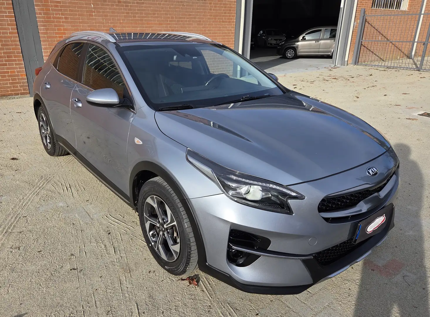 Kia XCeed 1.0 t-gdi Urban Gpl 120cv - UNICO PROPRIETARIO Argento - 2