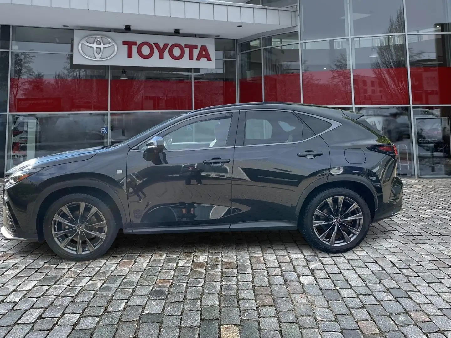 Lexus NX 450h+ NX 450 h+ F Sport Allrad*wenig KM* Top Gepflegt Schwarz - 2