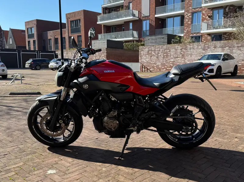 Yamaha MT-07 - foto 2