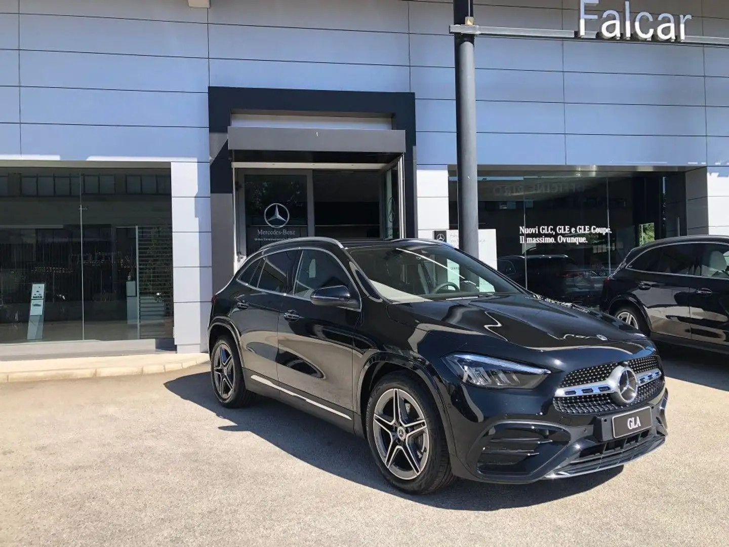 Mercedes-Benz GLA 200 d Automatic AMG Line Advanced Plus Černá - 1