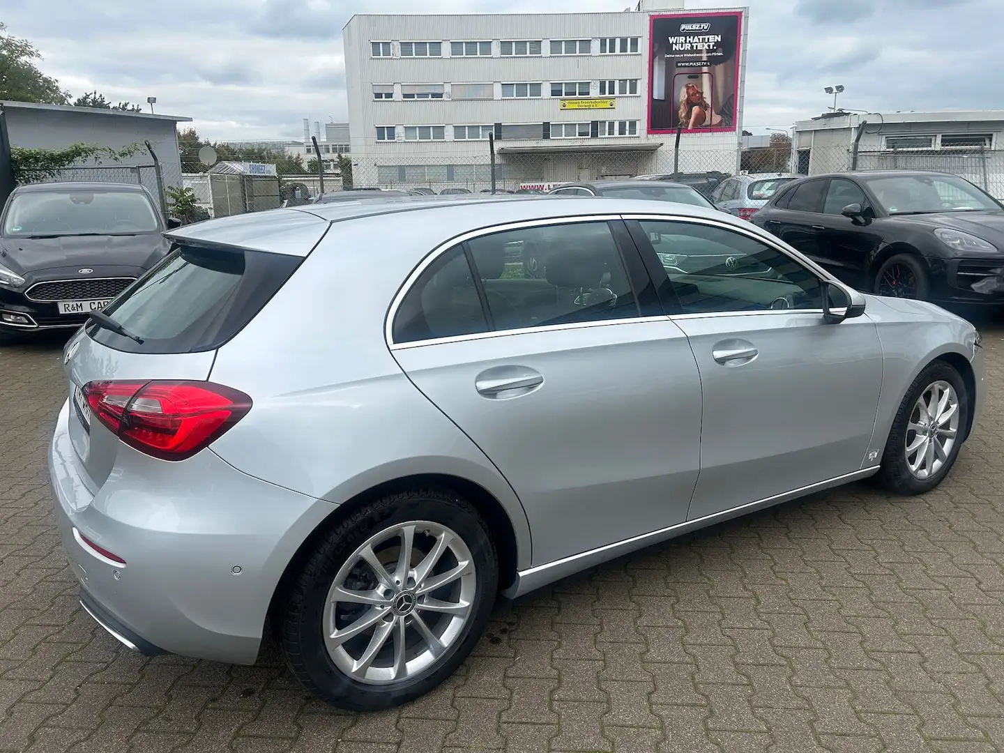 Mercedes-Benz A 180 Progressive/Aut/Leder Zilver - 2