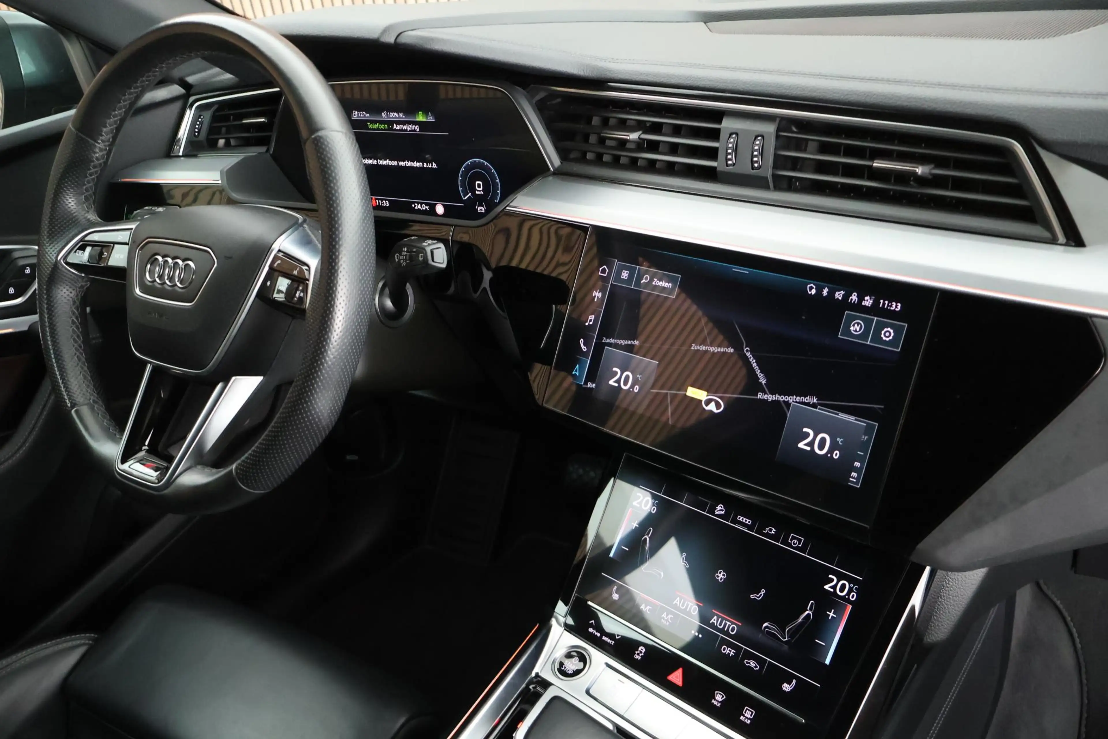 Audi e-tron 55 quattro S edition 95 kWh Leder Stoelverwarming — photo 2
