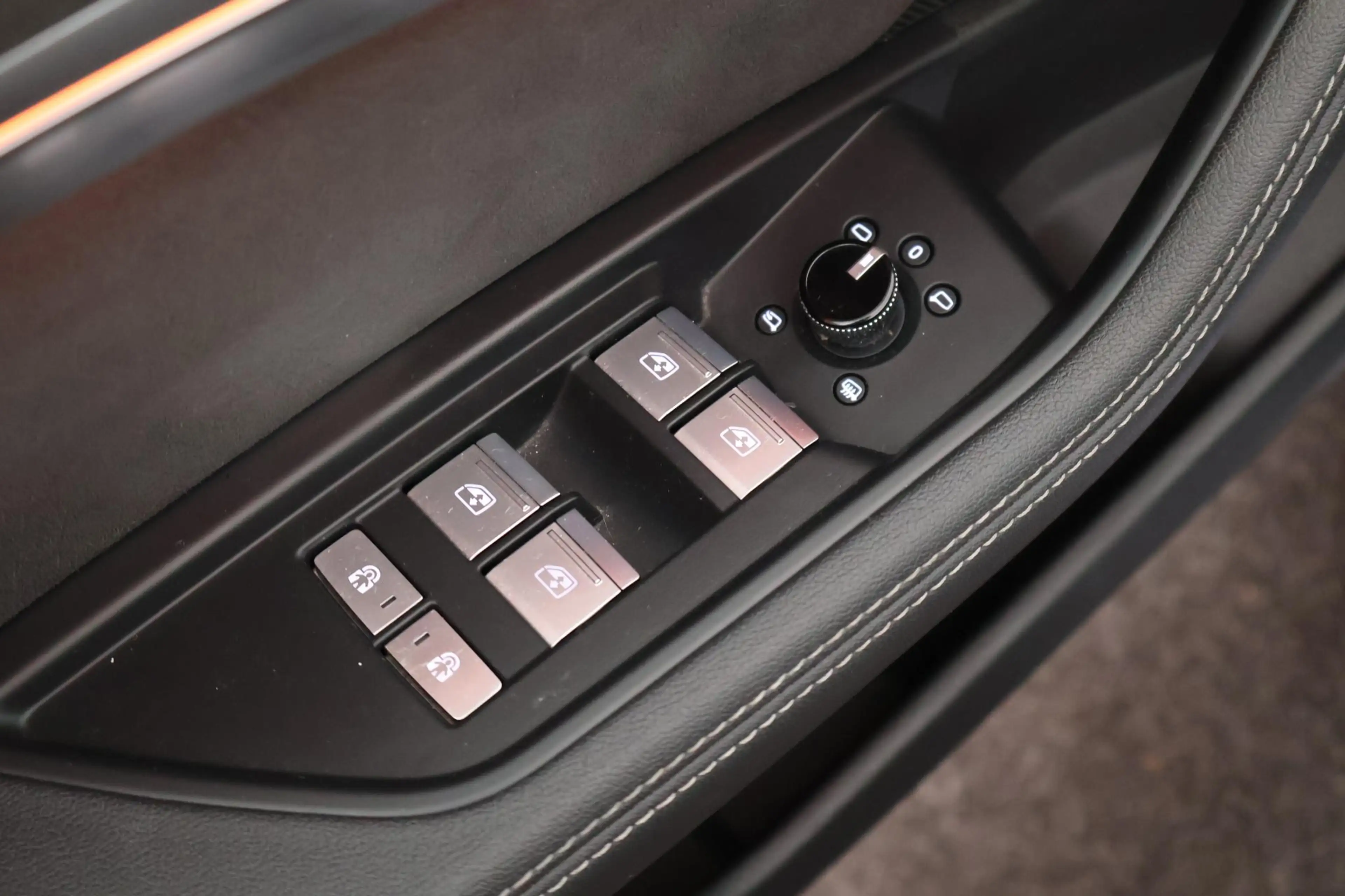Audi e-tron 55 quattro S edition 95 kWh Leder Stoelverwarming — photo 14