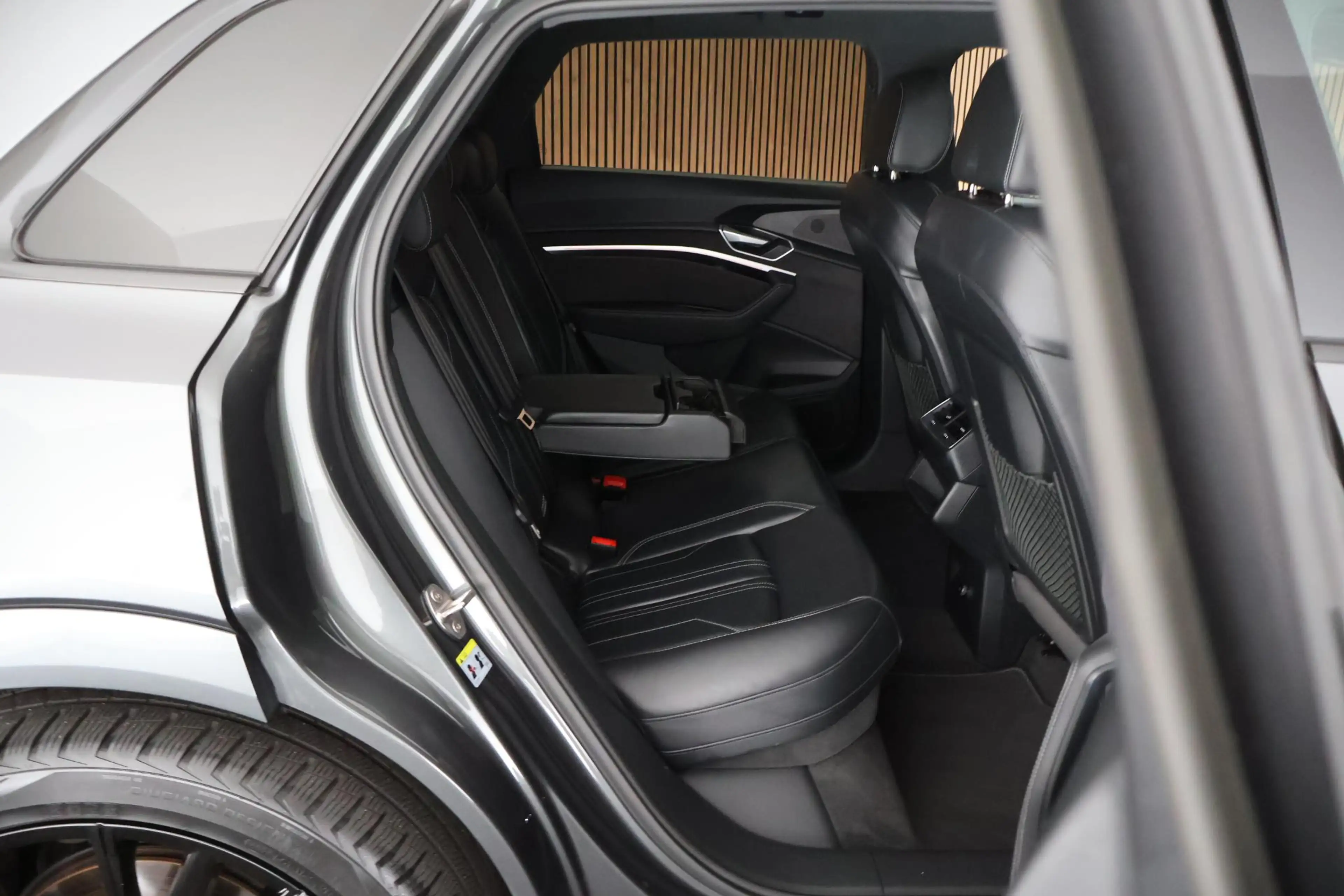 Audi e-tron 55 quattro S edition 95 kWh Leder Stoelverwarming — photo 11