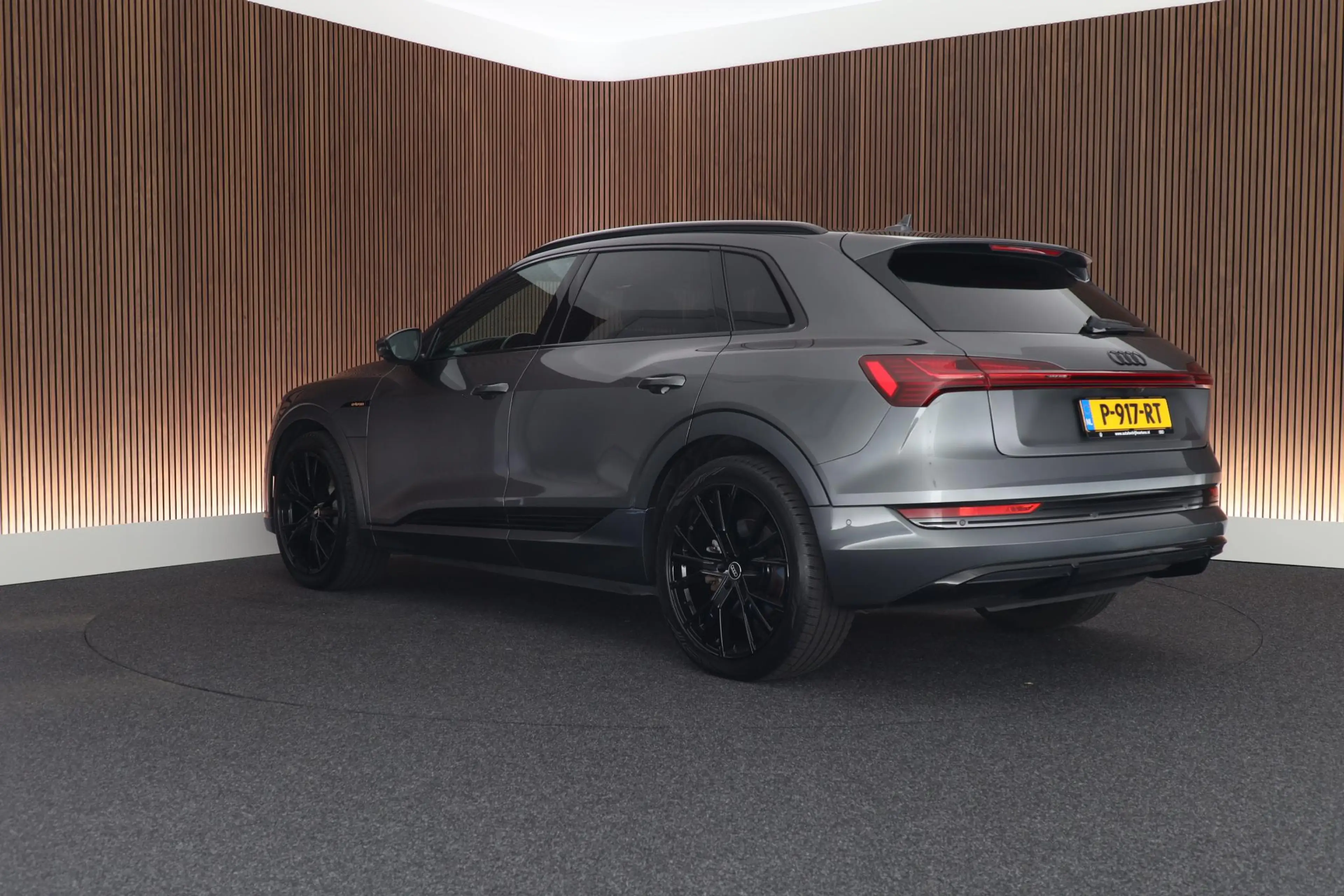 Audi e-tron 55 quattro S edition 95 kWh Leder Stoelverwarming — photo 7