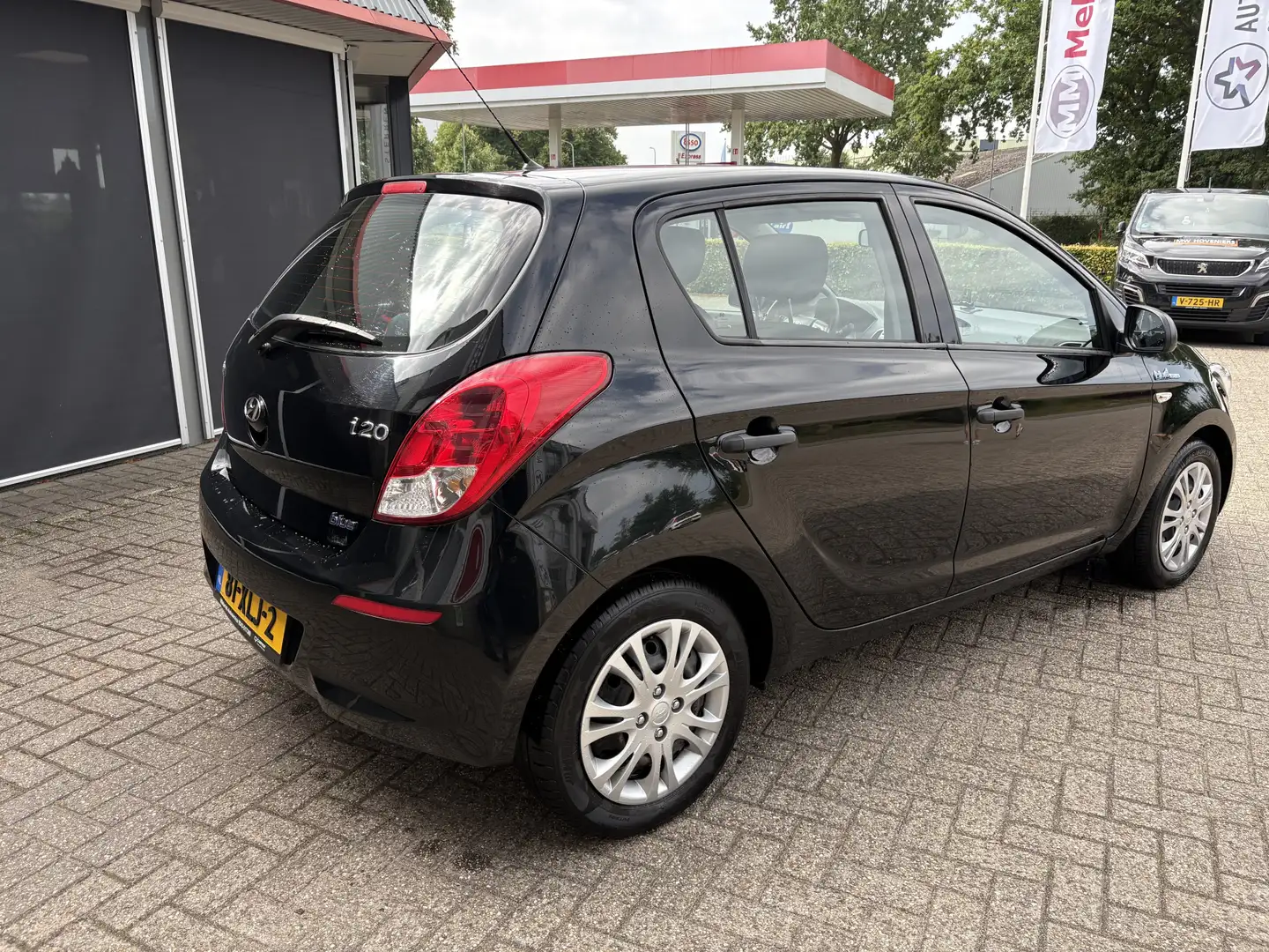 Hyundai i20 1.2i Business Edition Zwart - 2