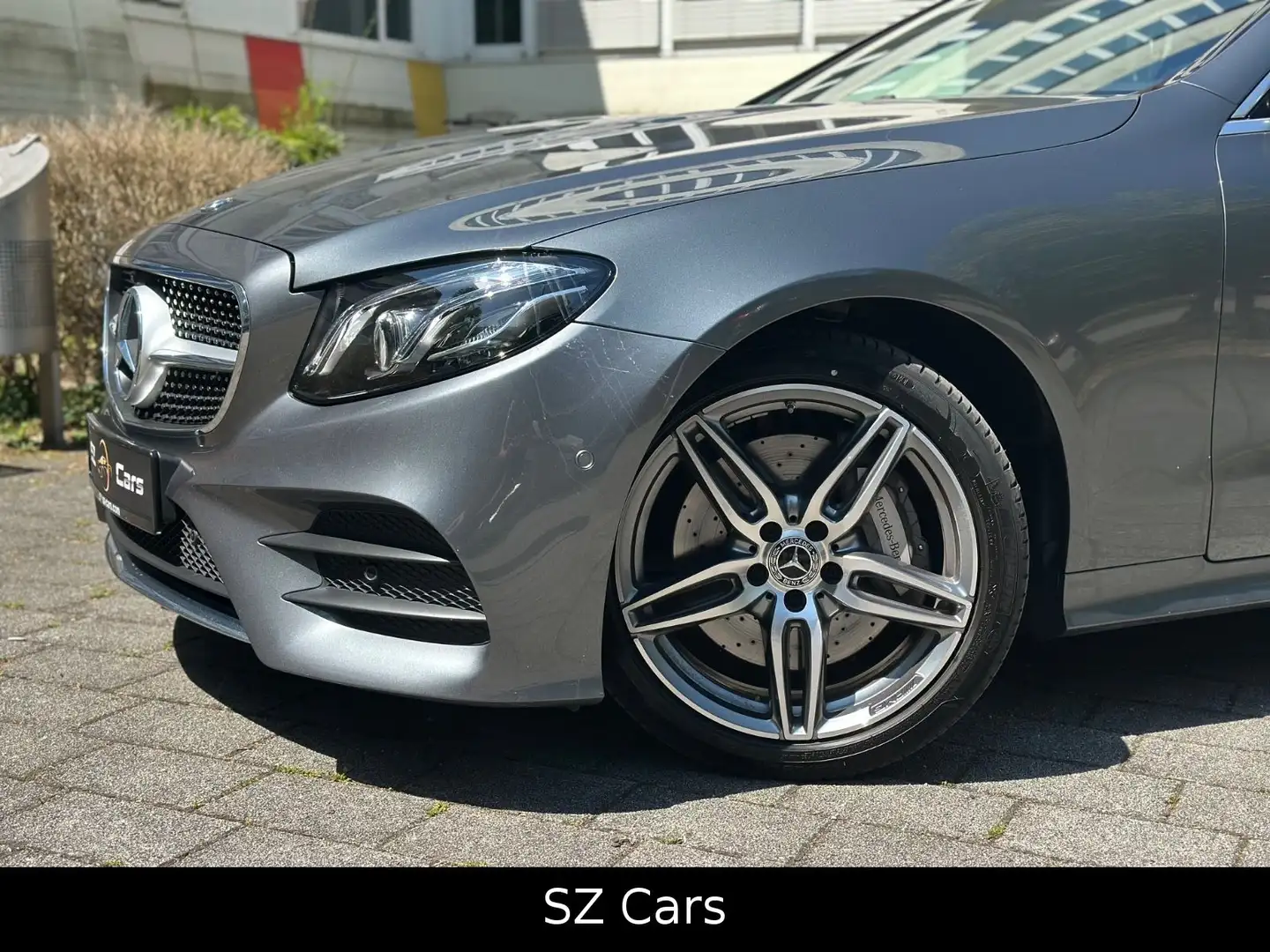 Mercedes-Benz E 300 Coupe*Keyless-GO*Multibeam*Burmester* Grau - 2