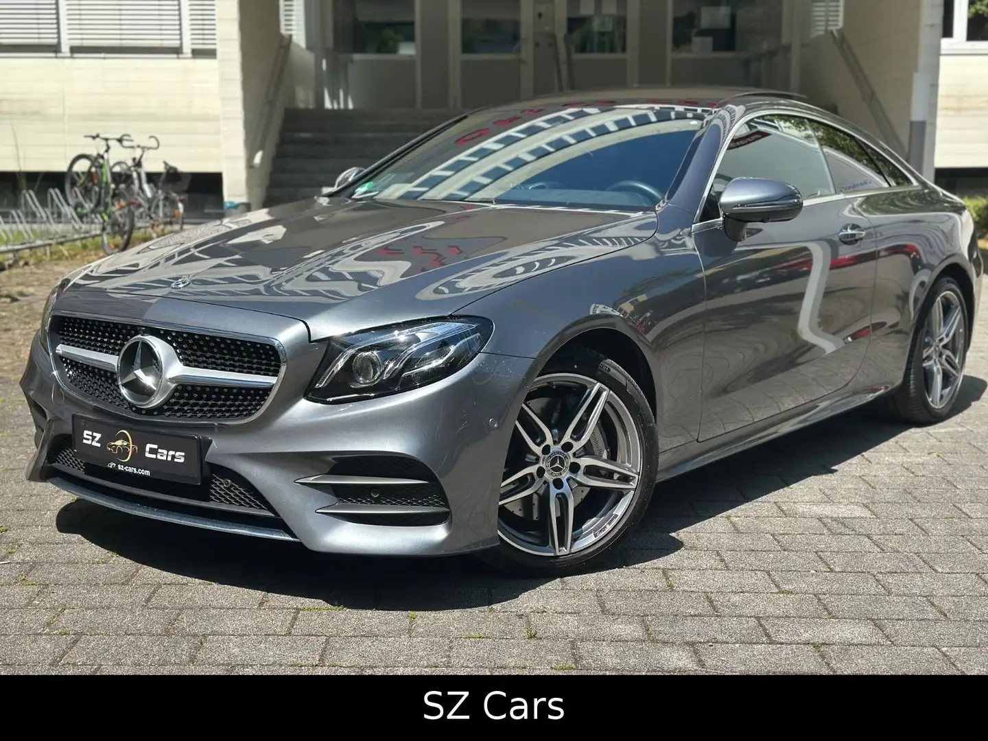 Mercedes-Benz E 300 Coupe*Keyless-GO*Multibeam*Burmester* Grau - 1