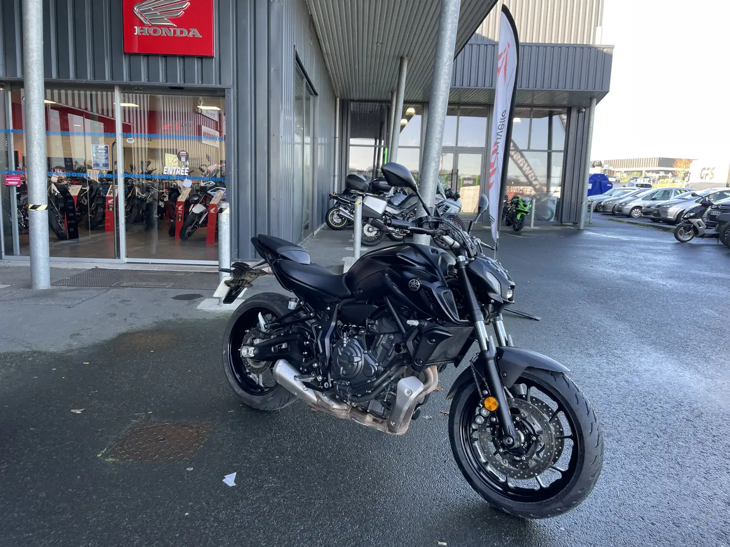 Yamaha MT-07 Noir - 1