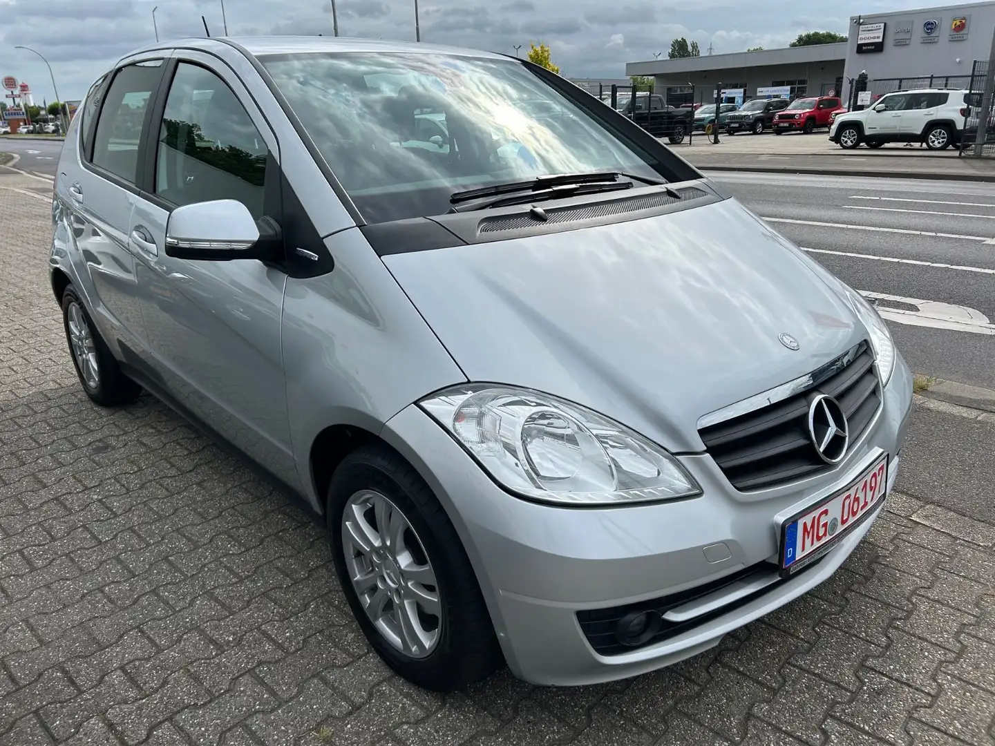 Mercedes-Benz A 160 NAVI SITZHZG.  + WINTERREIFEN Zilver - 2