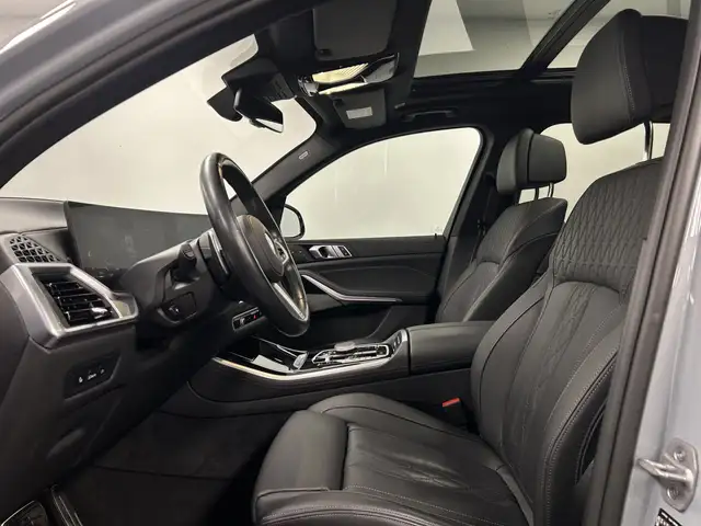 BMW X5 view 4