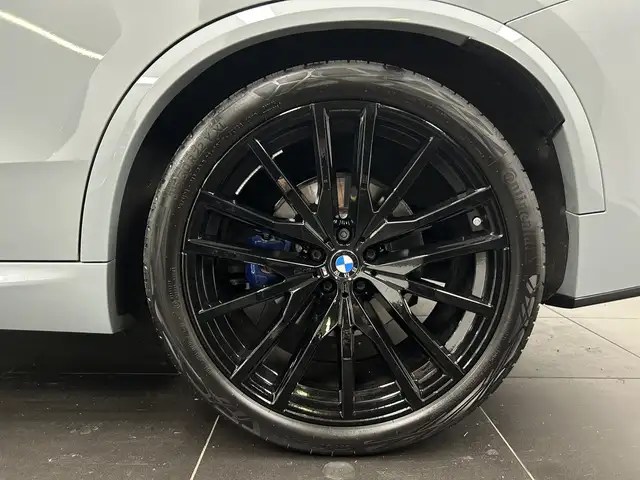 BMW X5 view 6