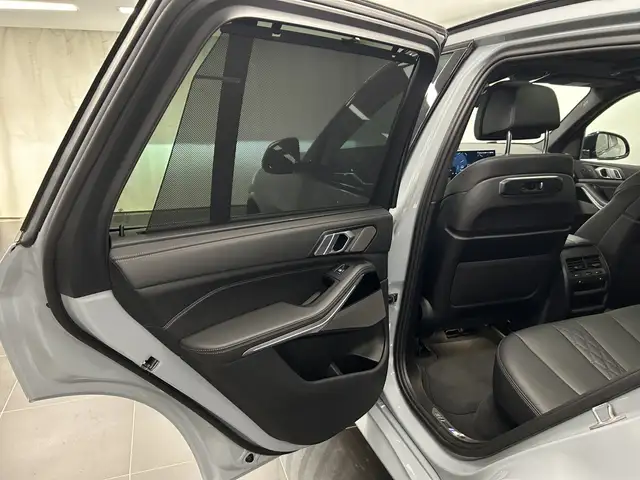 BMW X5 view 19