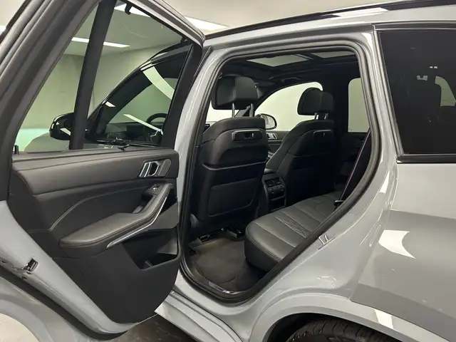 BMW X5 view 18