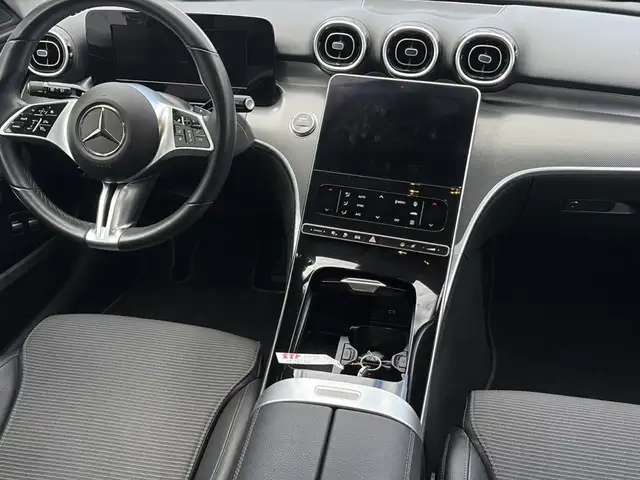 Mercedes-Benz C-Class view 17