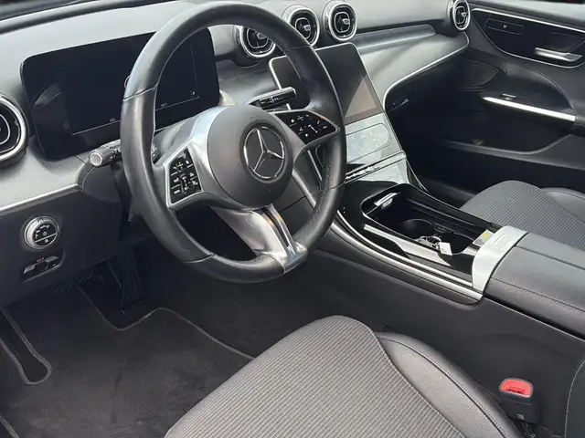 Mercedes-Benz C-Class view 19