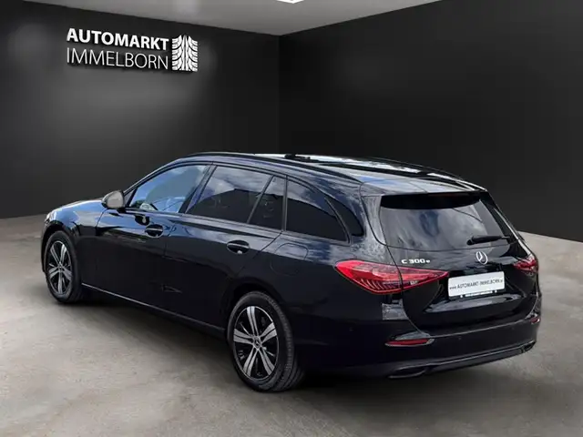 Mercedes-Benz 300 view 6