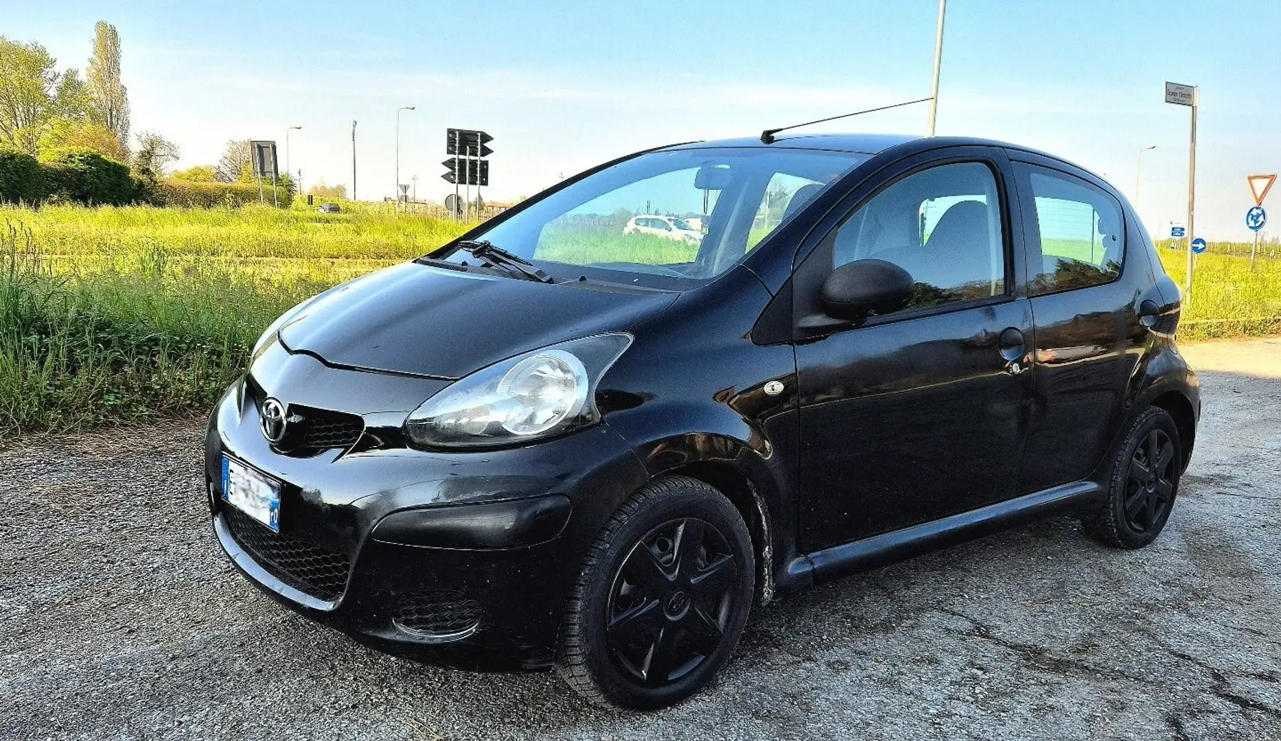 Toyota Aygo CoolRed - 1