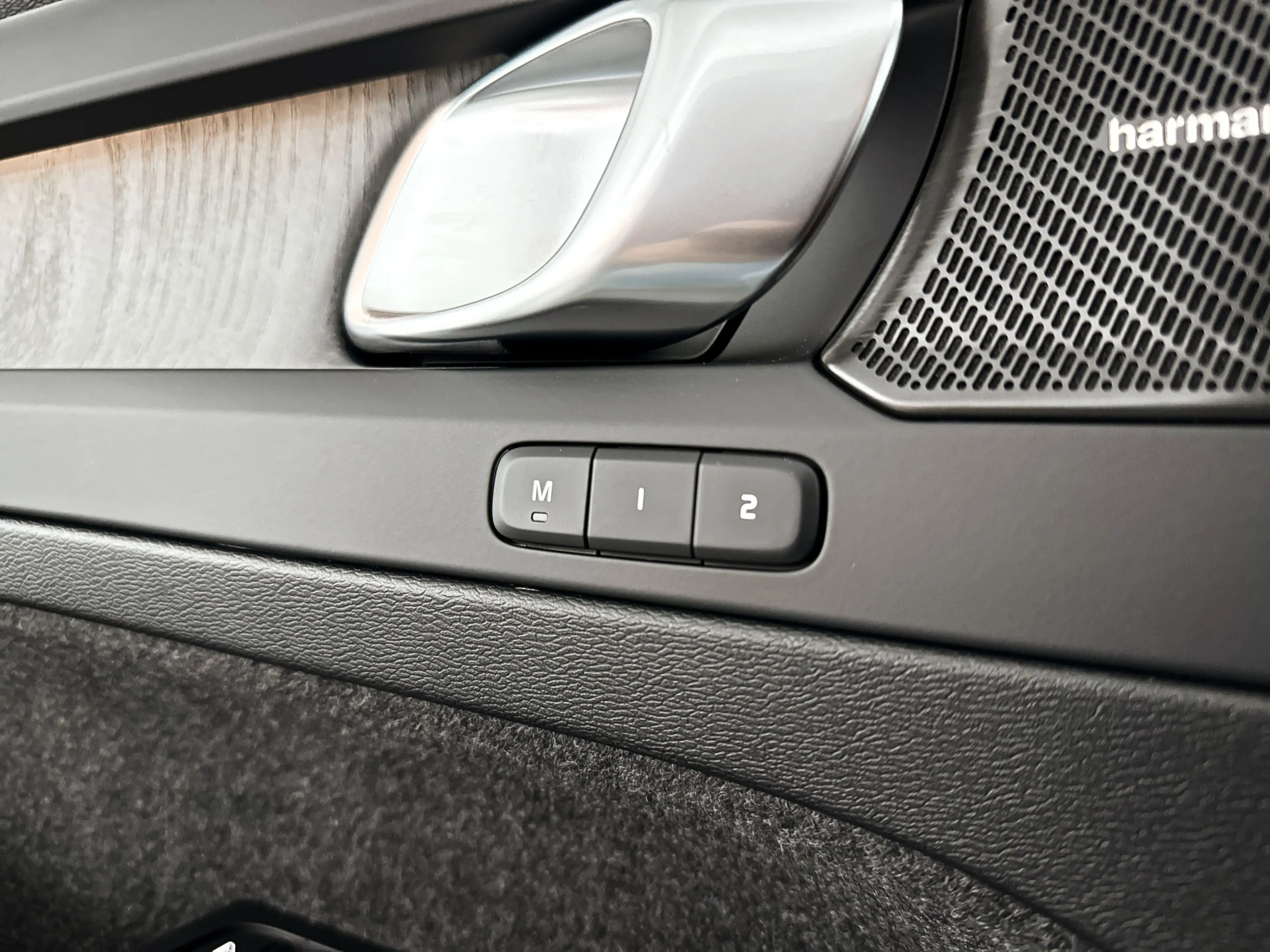 Volvo EX40 Single Motor Extended Range Ultra 82 kWh | Panoram — photo 8