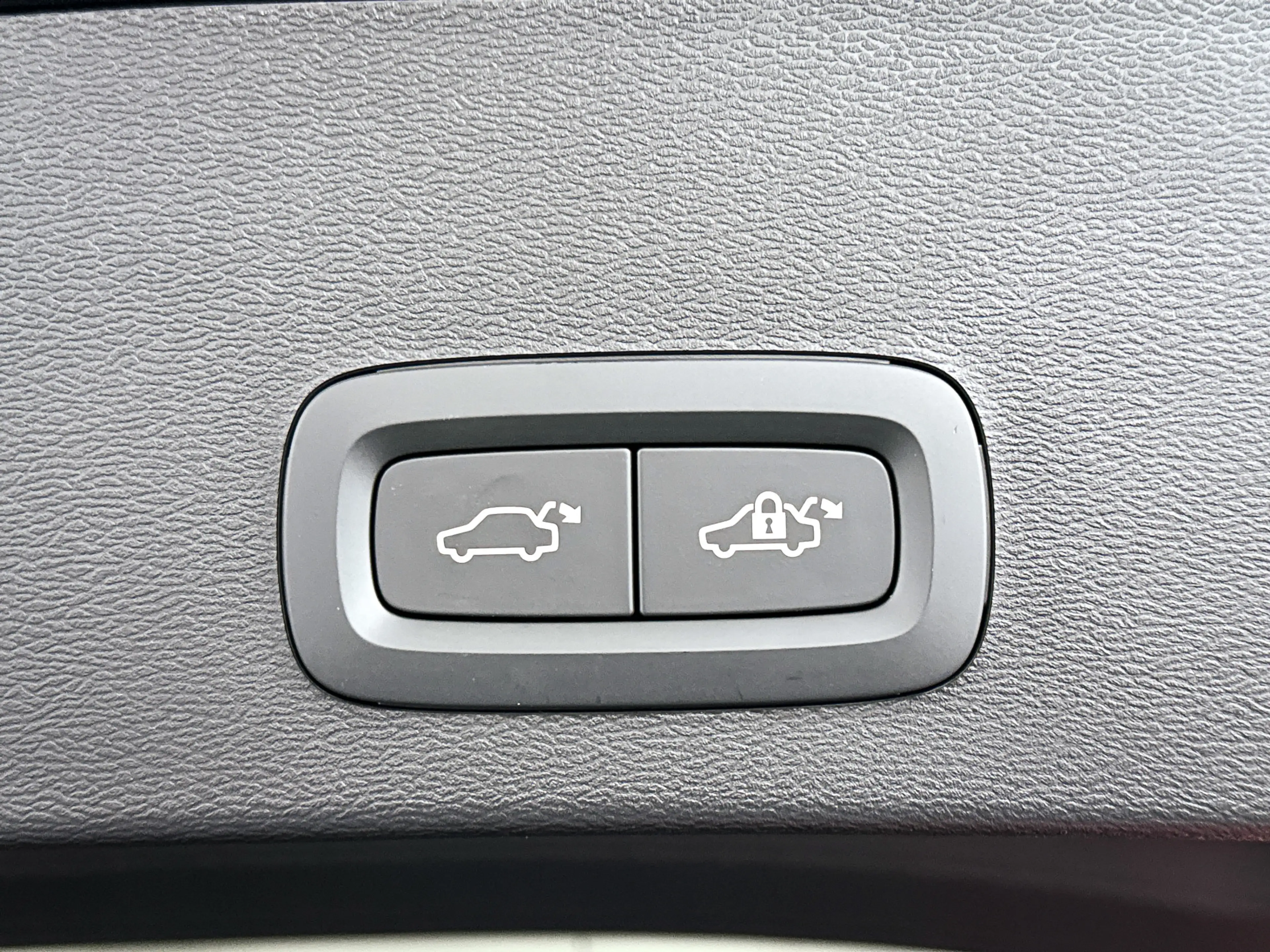 Volvo EX40 Single Motor Extended Range Ultra 82 kWh | Panoram — photo 15