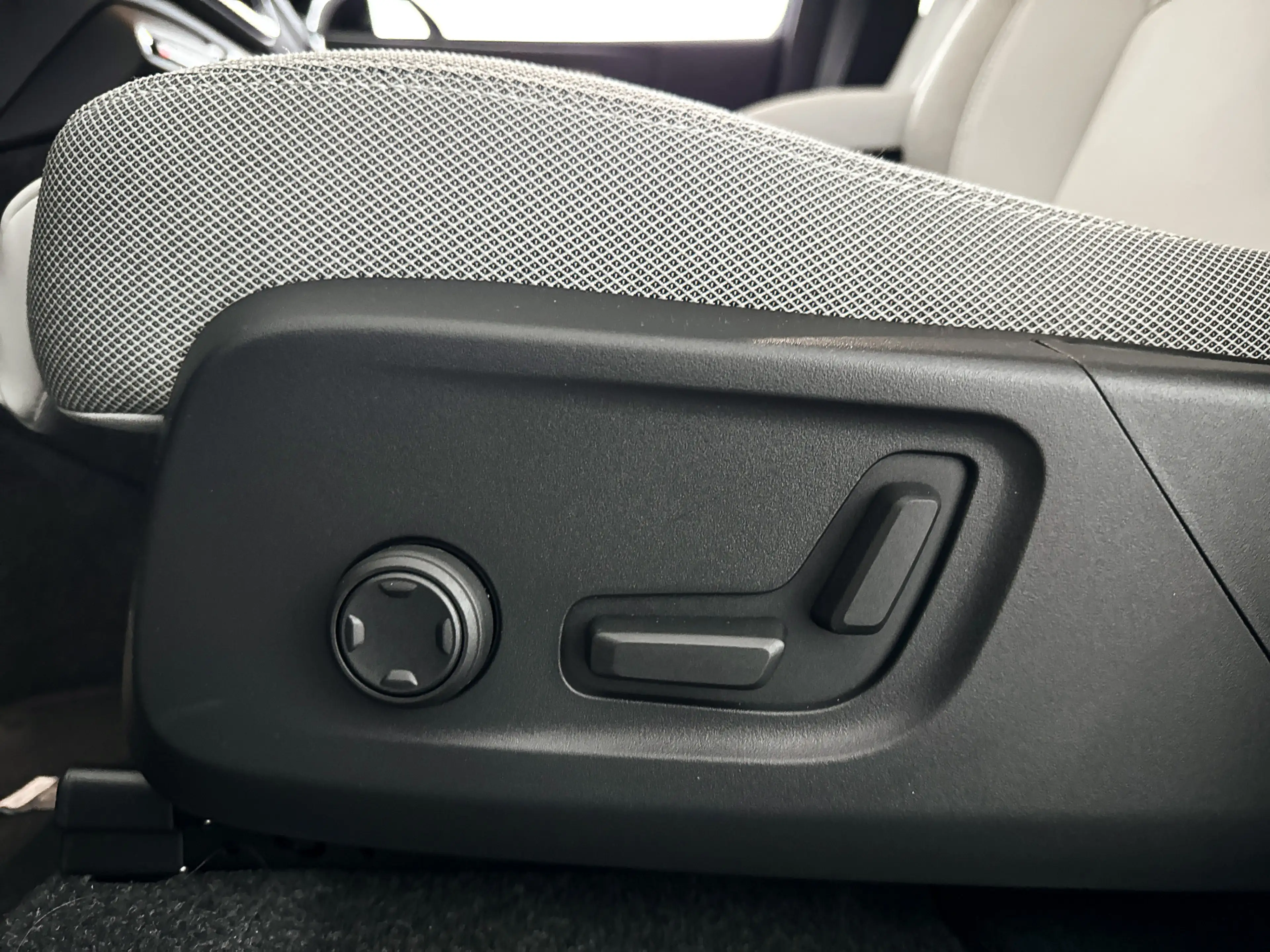 Volvo EX40 Single Motor Extended Range Ultra 82 kWh | Panoram — photo 7