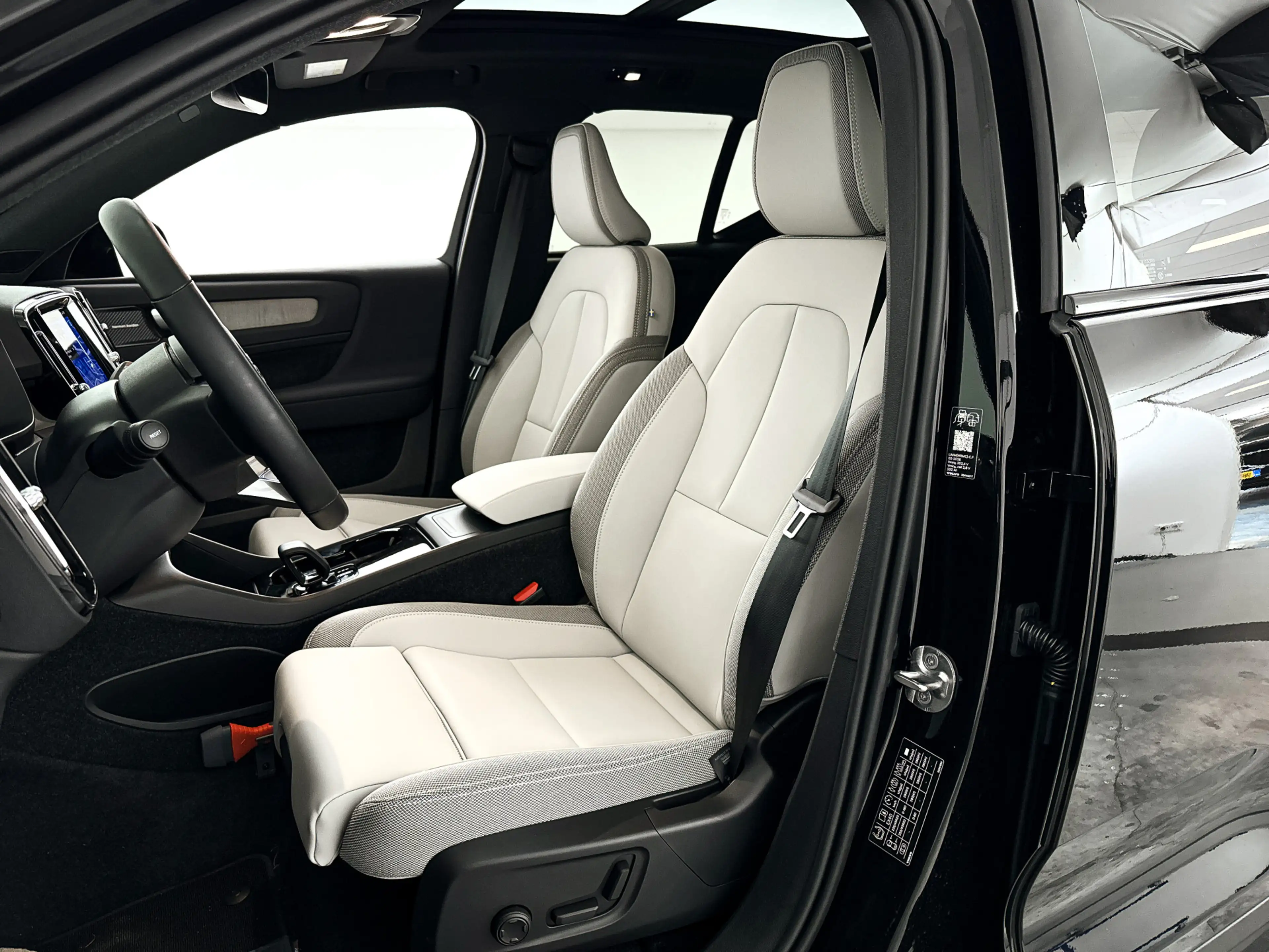 Volvo EX40 Single Motor Extended Range Ultra 82 kWh | Panoram — photo 6
