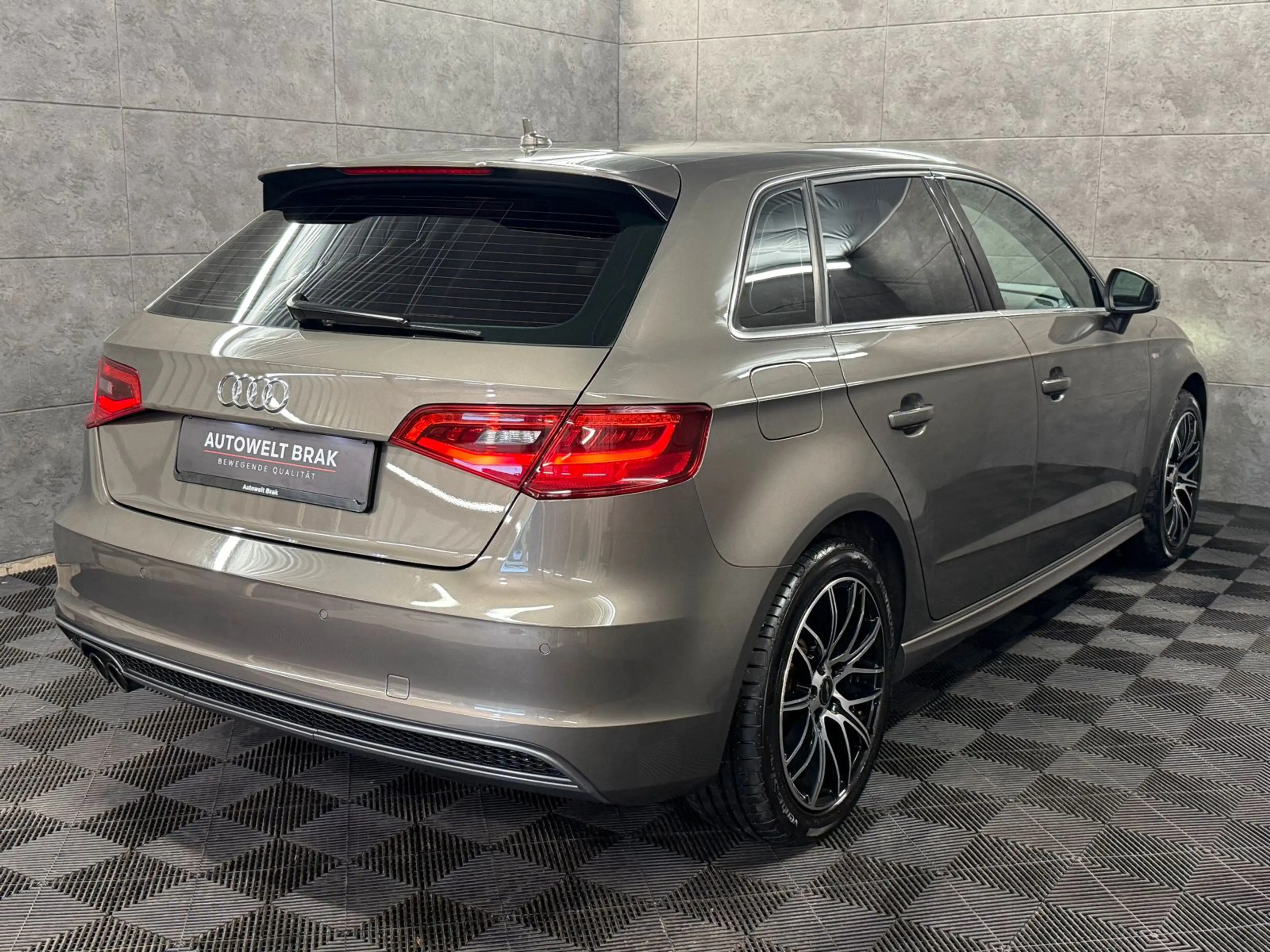 Audi A3 1.4 TFSI S-Line S-Tronic*Xenon*PDC*Tempo* — photo 7
