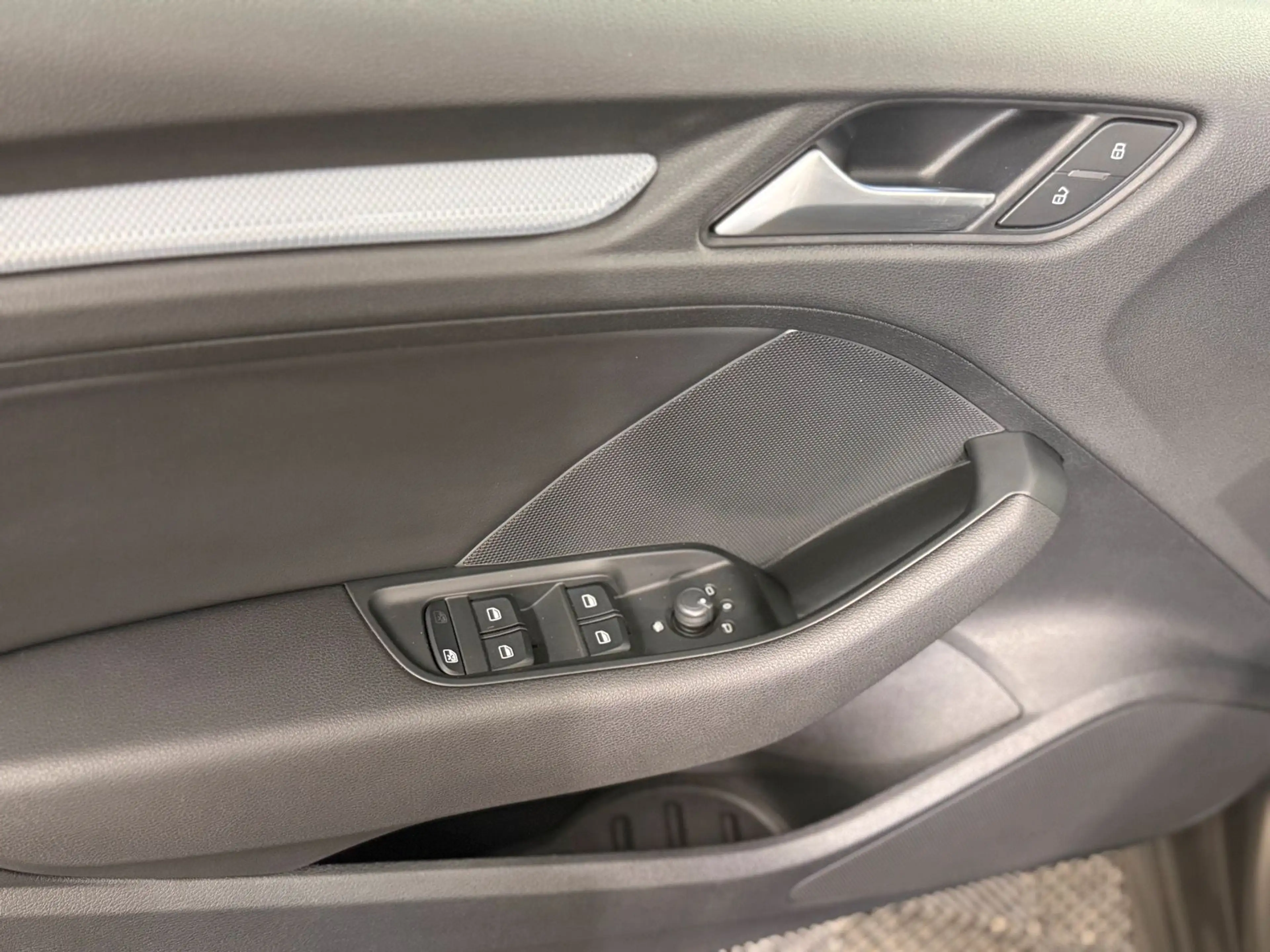 Audi A3 1.4 TFSI S-Line S-Tronic*Xenon*PDC*Tempo* — photo 9