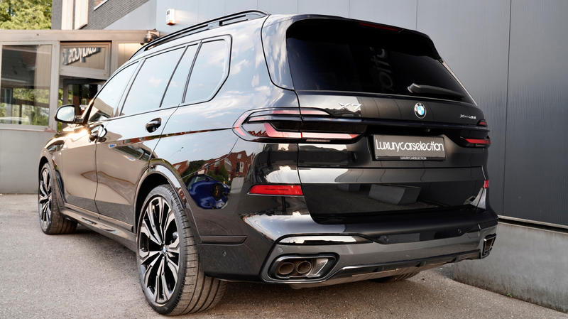 BMW X7 3.0AS xDrive40i *7-ZIT/M-PACK/HUD/360°/FULL* — photo 11
