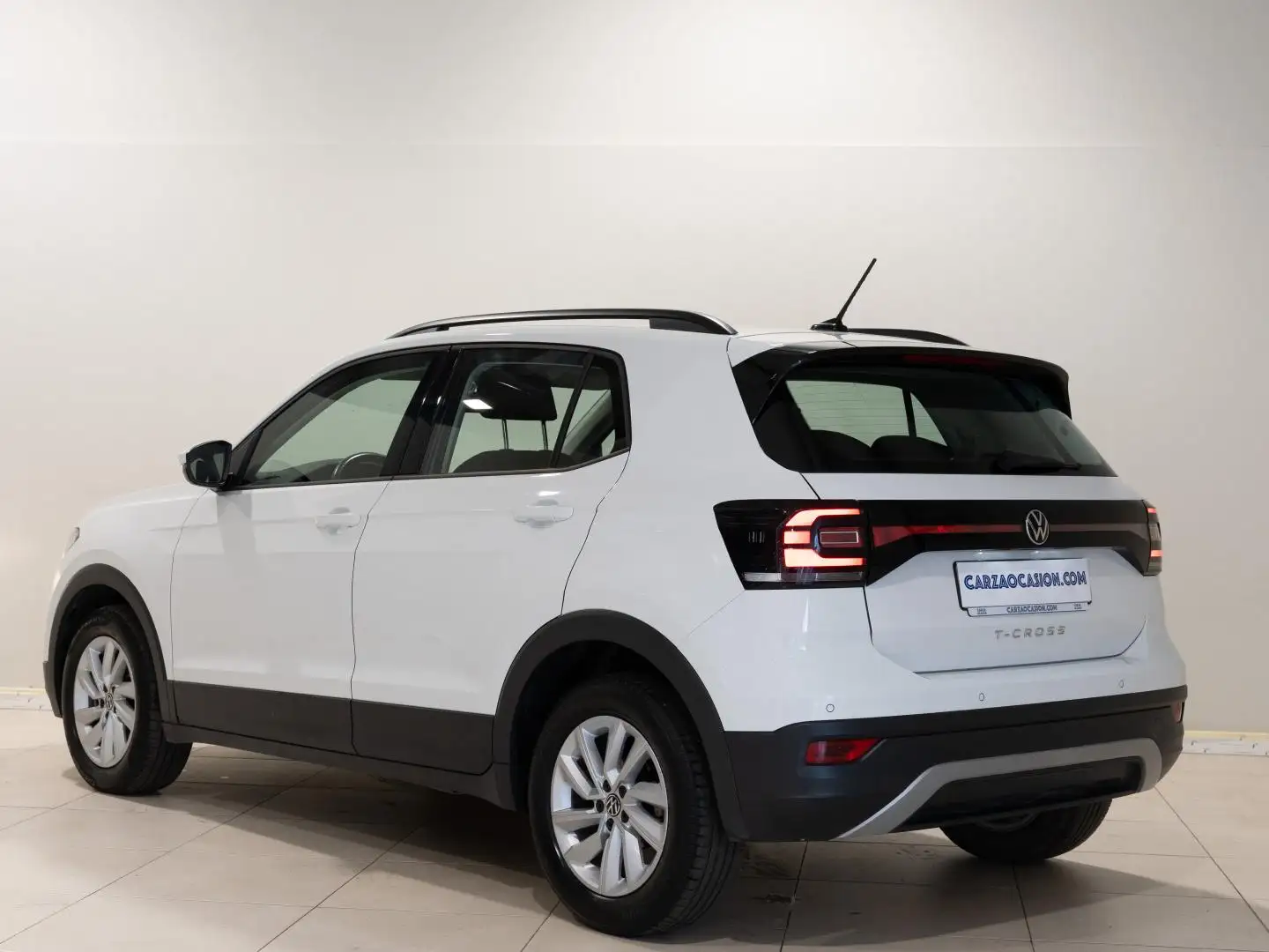 Volkswagen T-Cross 1.0 TSI Advance 81kW Wit - 2