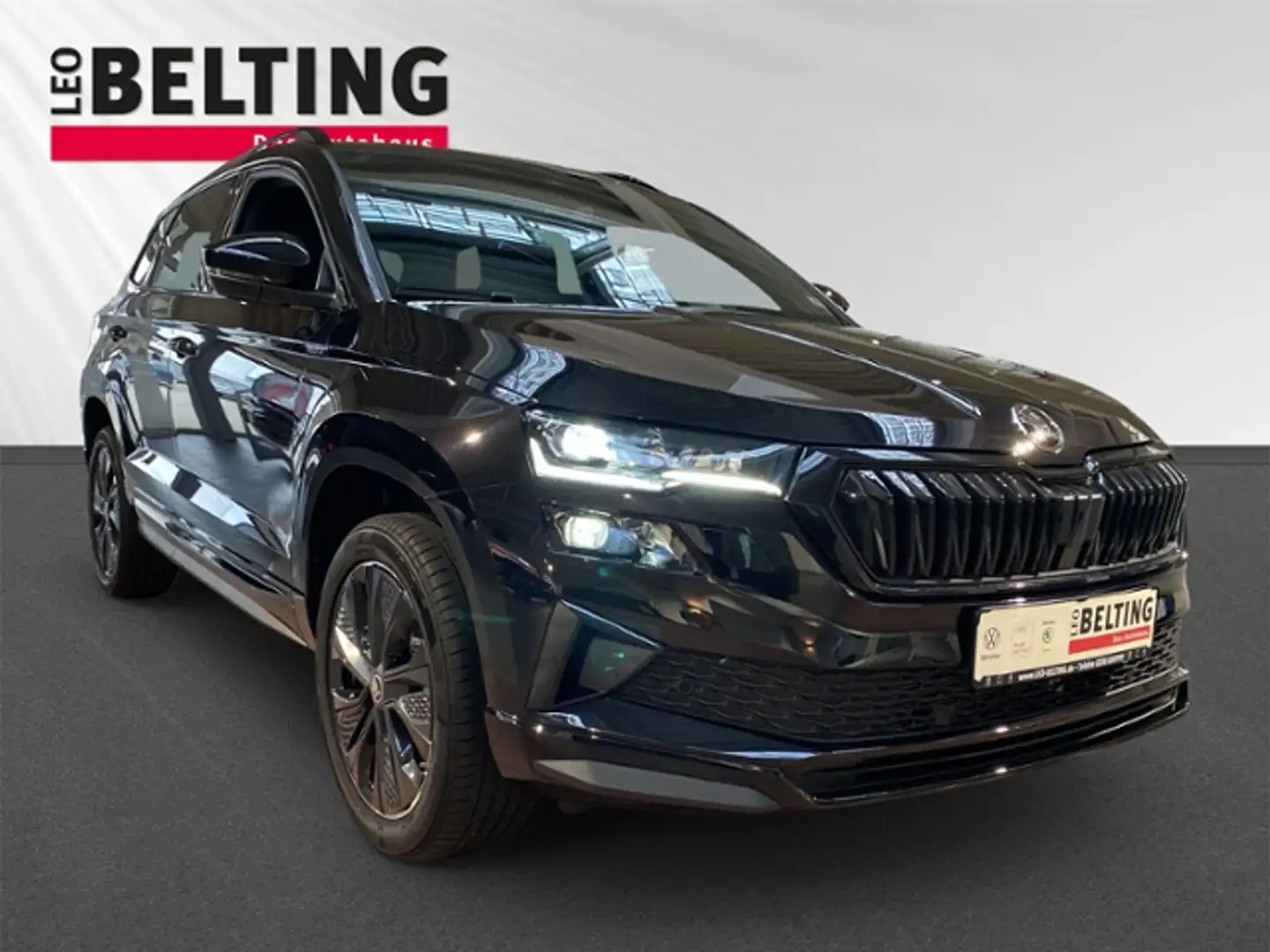 Skoda Karoq Sportline 1.5 TSI DSG Navi AHK Matrix Kessy Kamer Noir - 2